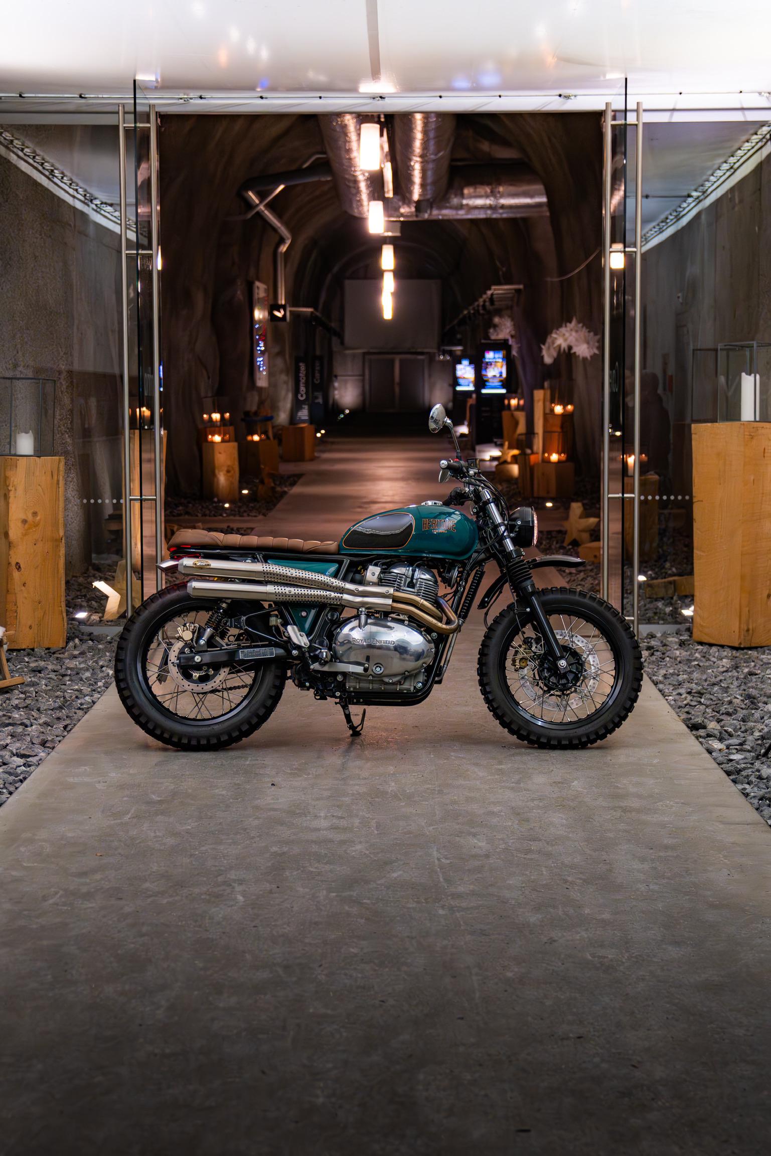 ROYAL ENFIELD Interceptor 650 Custom