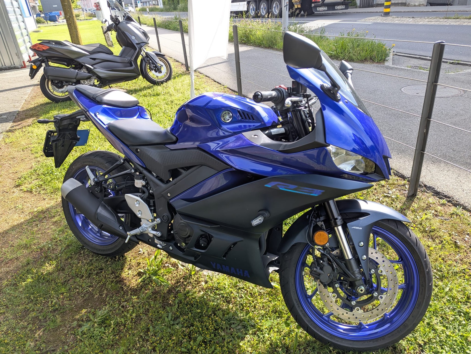 YAMAHA YZF-R3