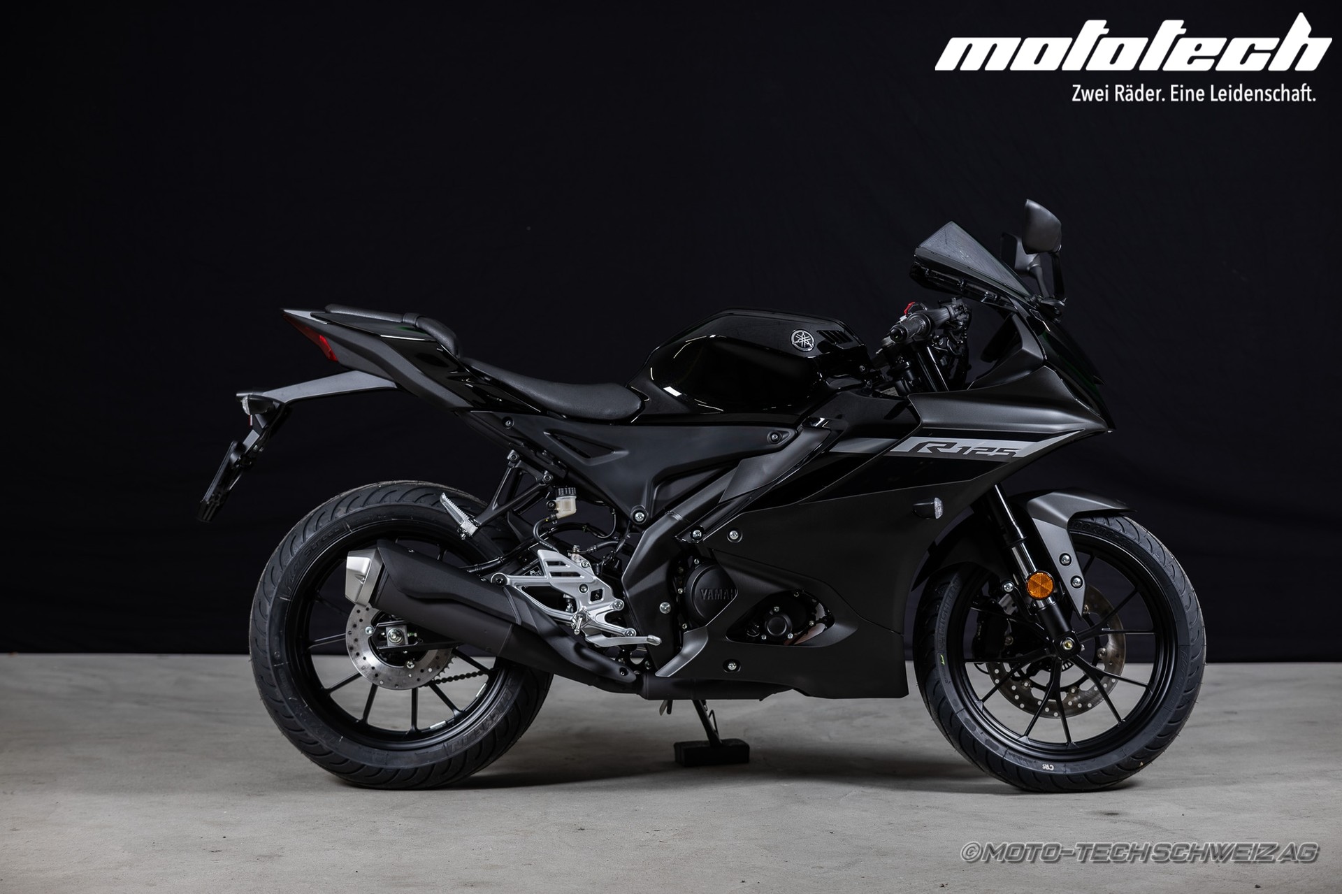 YAMAHA YZF-R 125 ABS-showroom-element-1
