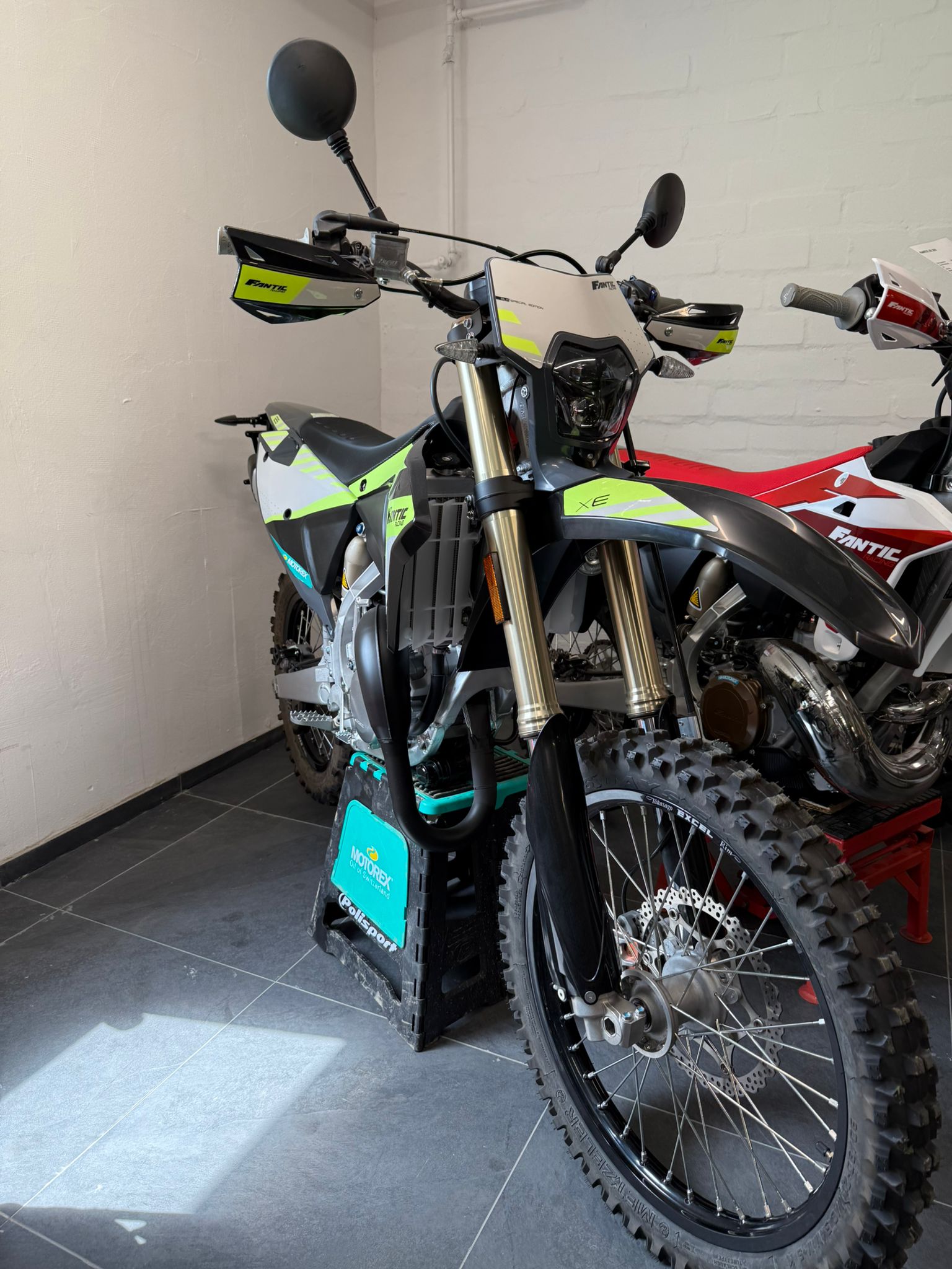 FANTIC XE 125