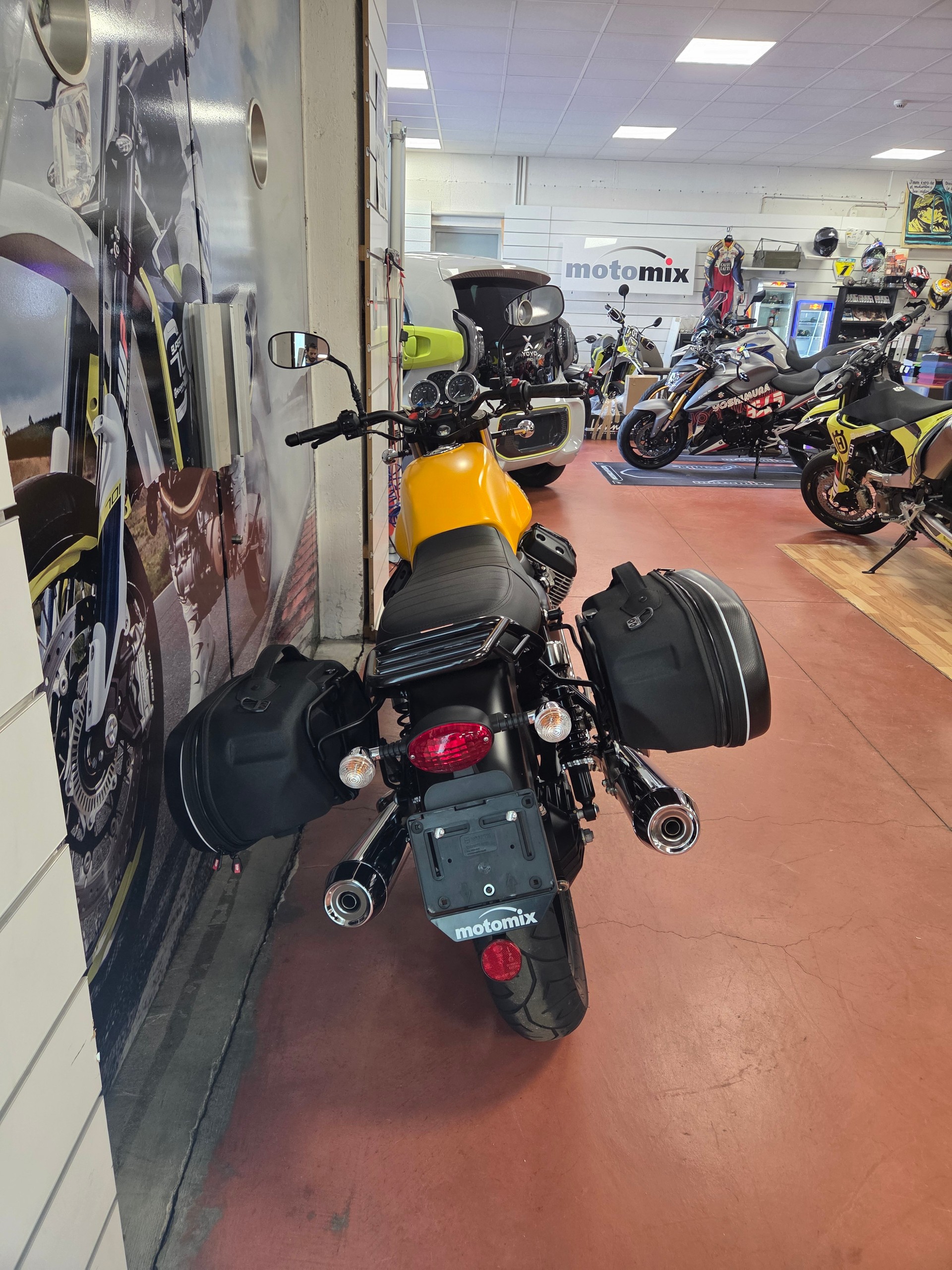 MOTO GUZZI V7 Stone-image-4