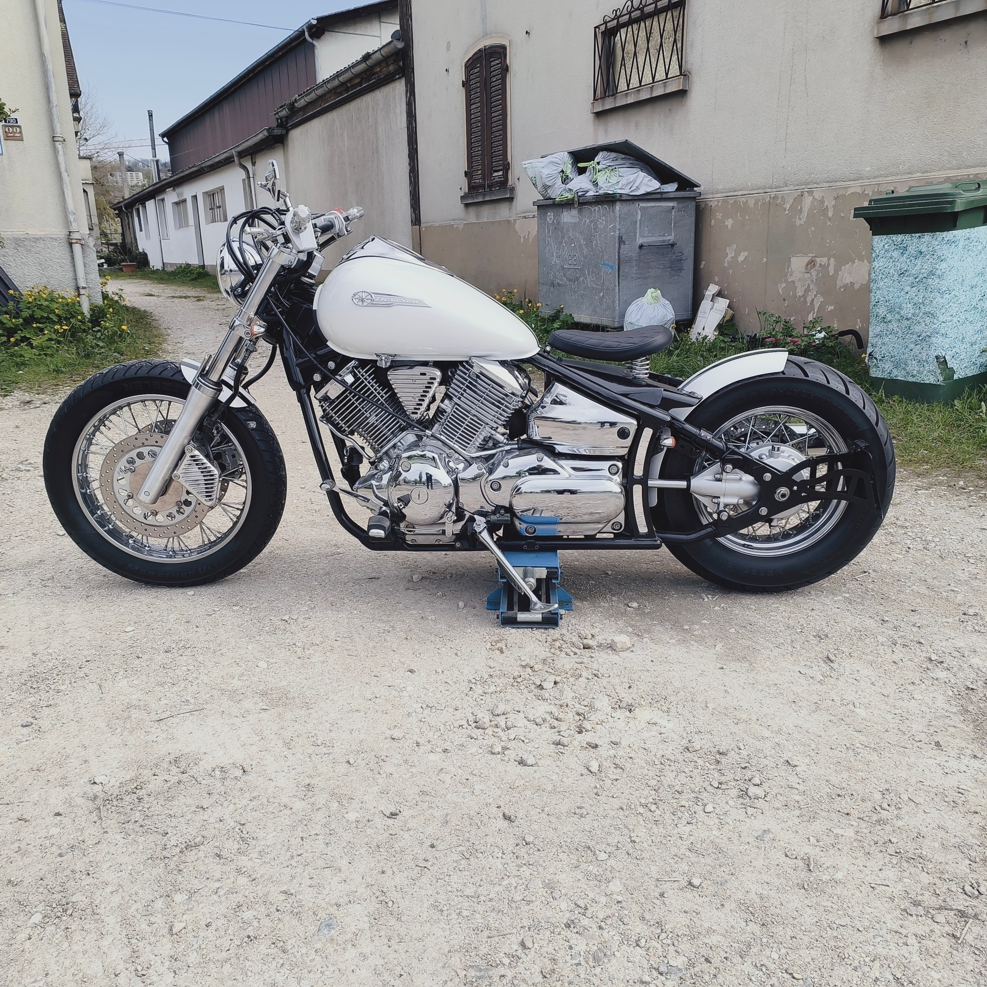 YAMAHA XVS 1100 Drag Star