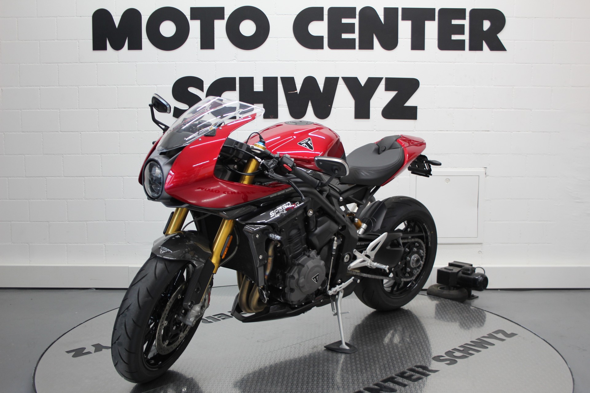 TRIUMPH Speed Triple RR-showroom-element-3