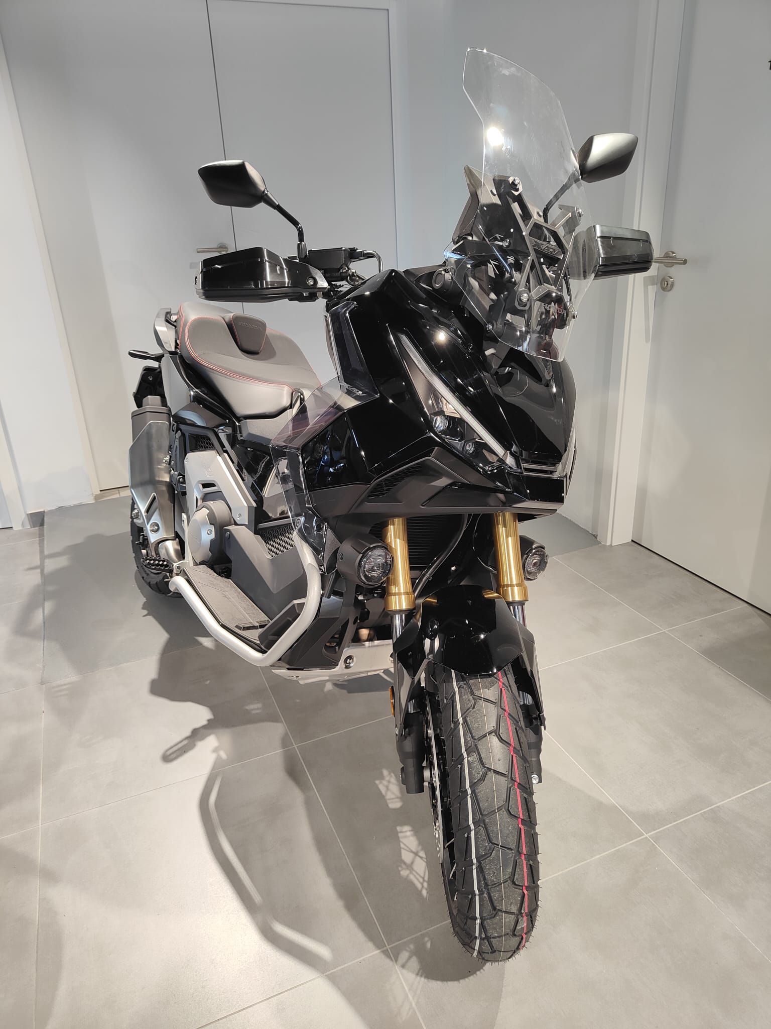 HONDA X-ADV 750-showroom-element-2