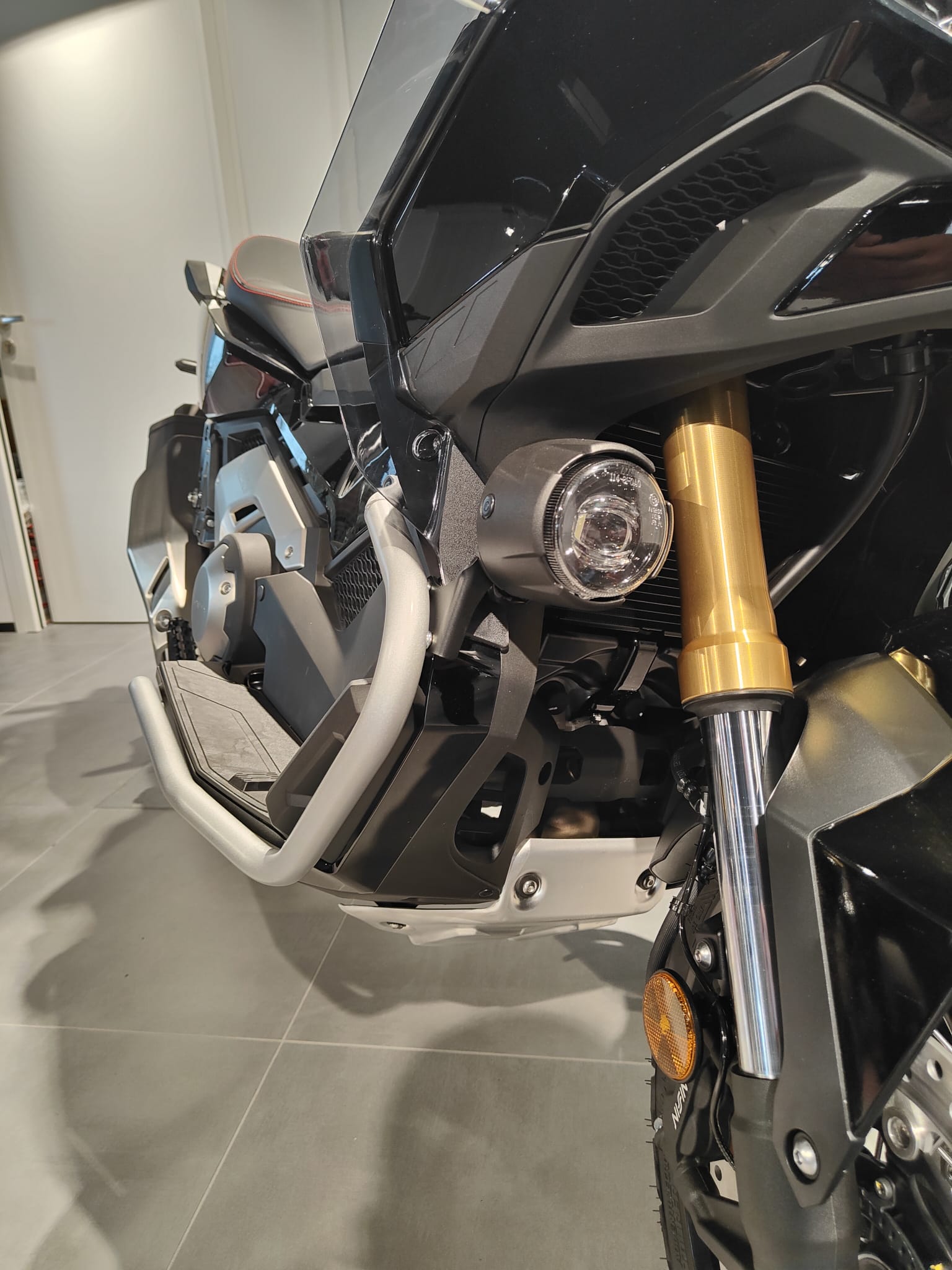HONDA X-ADV 750-showroom-element-3