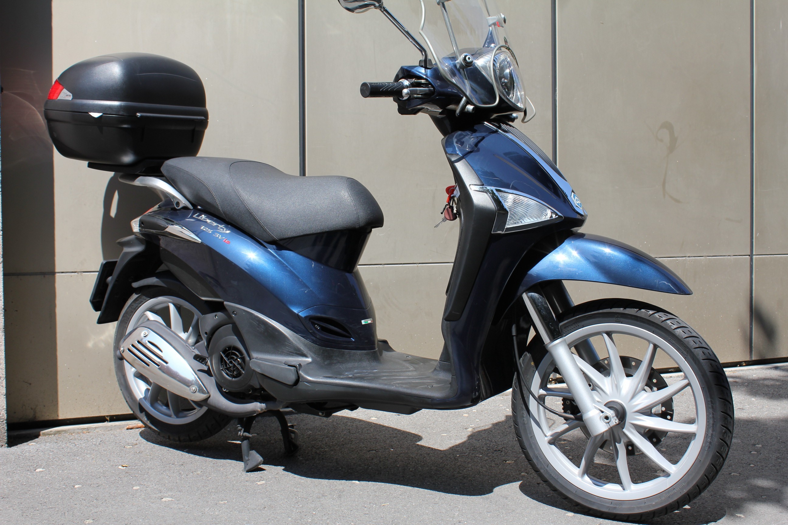 Liberty 125ie Piaggio Medley 125 Vs Liberty Piaggio Medley Piaggio