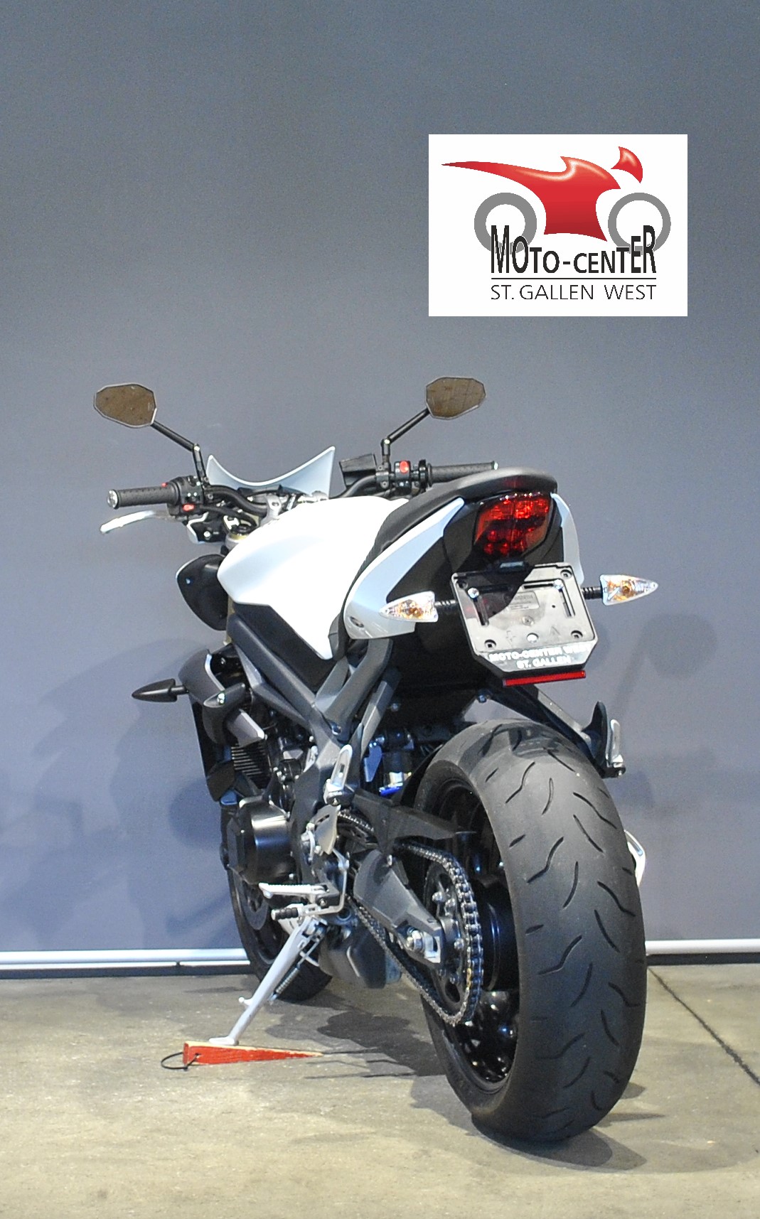 TRIUMPH Street Triple 675 ABS-showroom-element-3