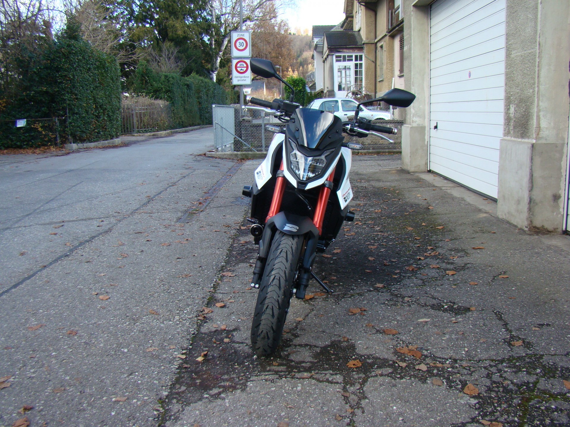 HONDA CB 750 Hornet-showroom-element-1