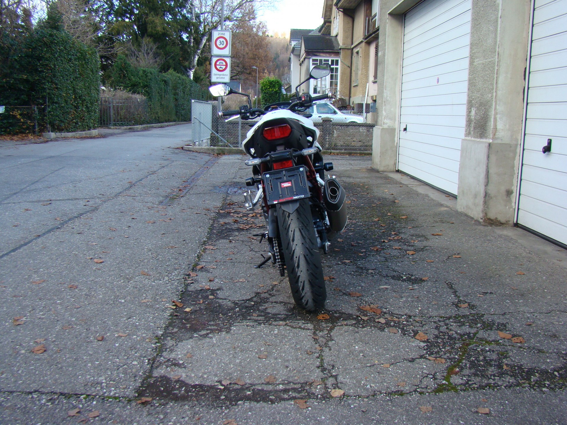 HONDA CB 750 Hornet-showroom-element-3