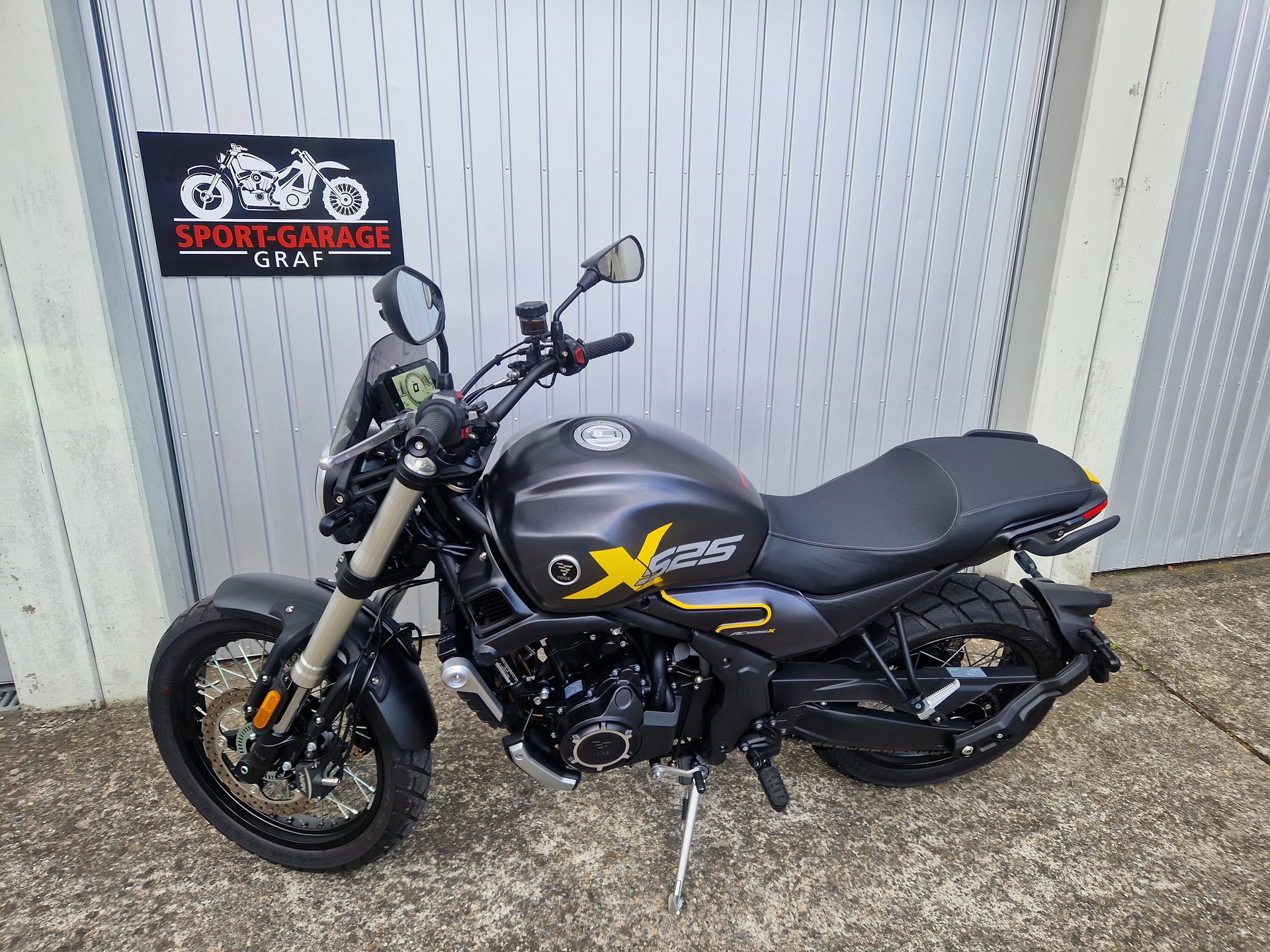 VOGE 525 ACX-showroom-element-1
