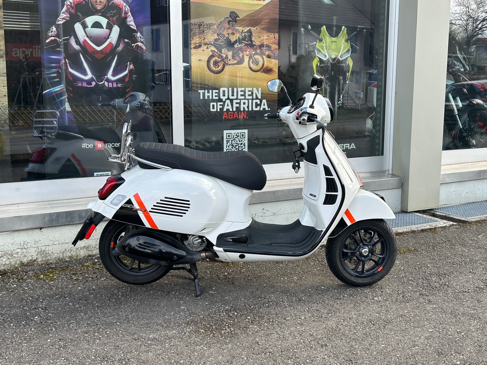 PIAGGIO Vespa GTS 300 Super Sport ABS-image-5