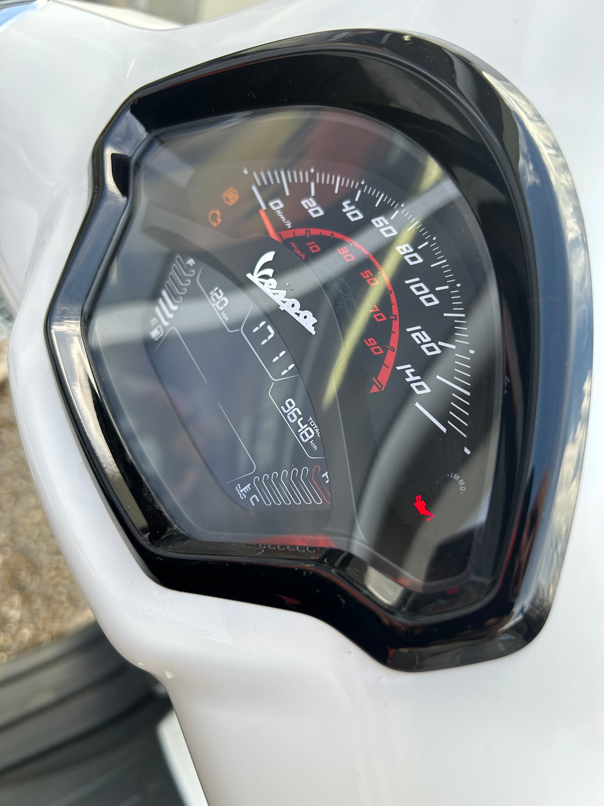 PIAGGIO Vespa GTS 300 Super Sport ABS-image-6