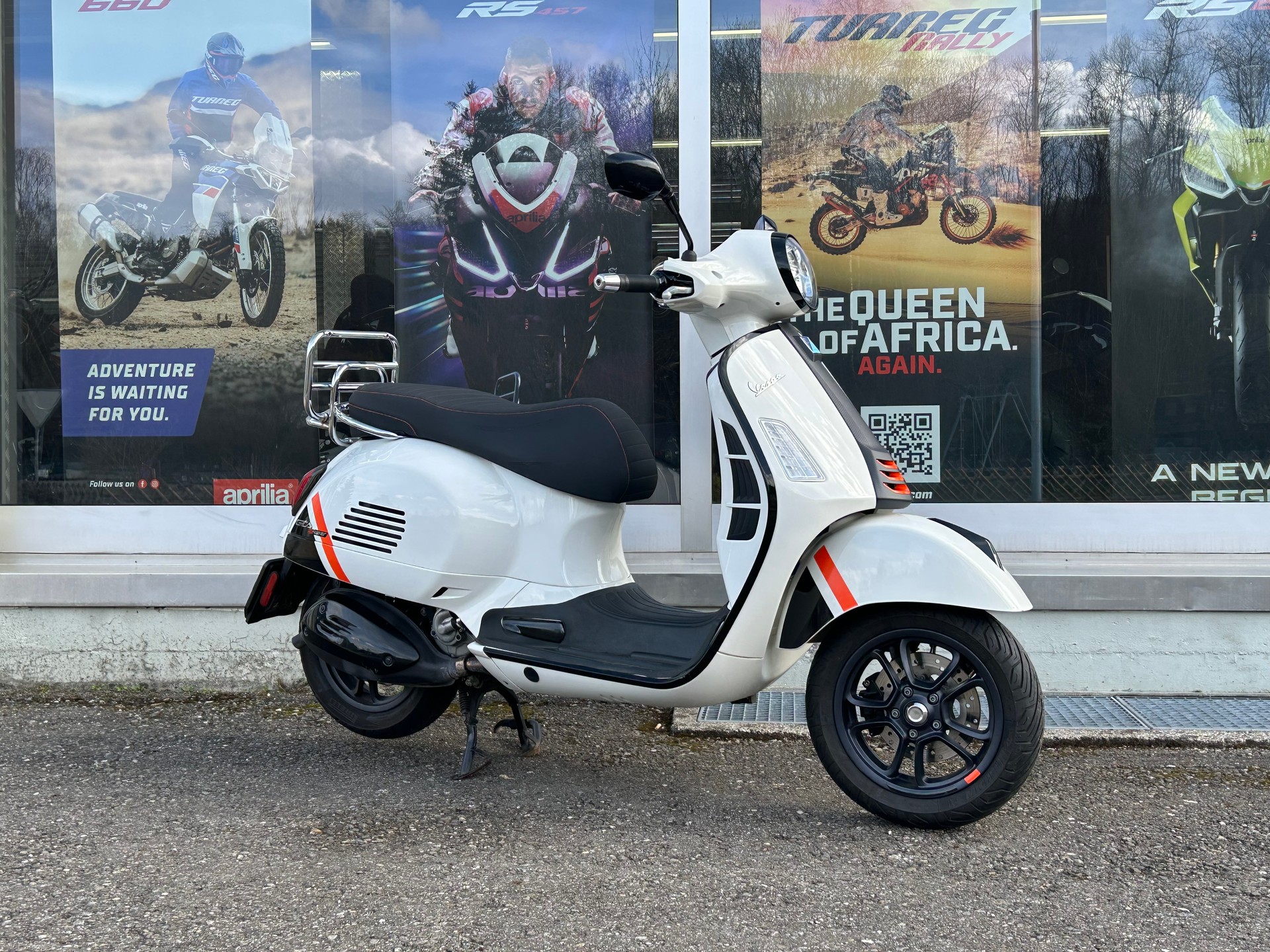 PIAGGIO Vespa GTS 300 Super Sport ABS-image-3