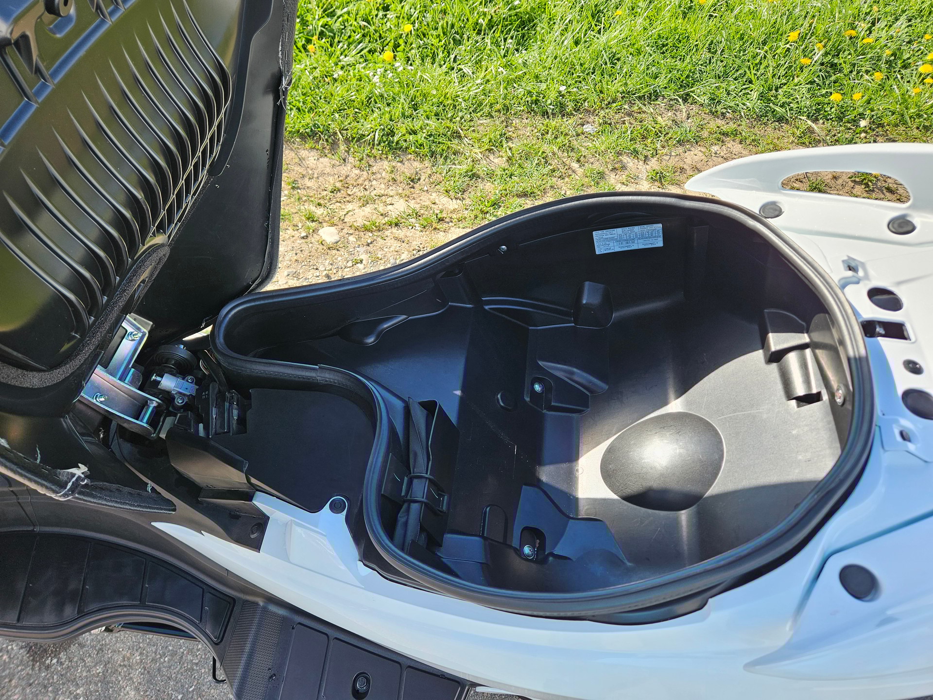 SUZUKI UH 125 Burgman ABS-image-11