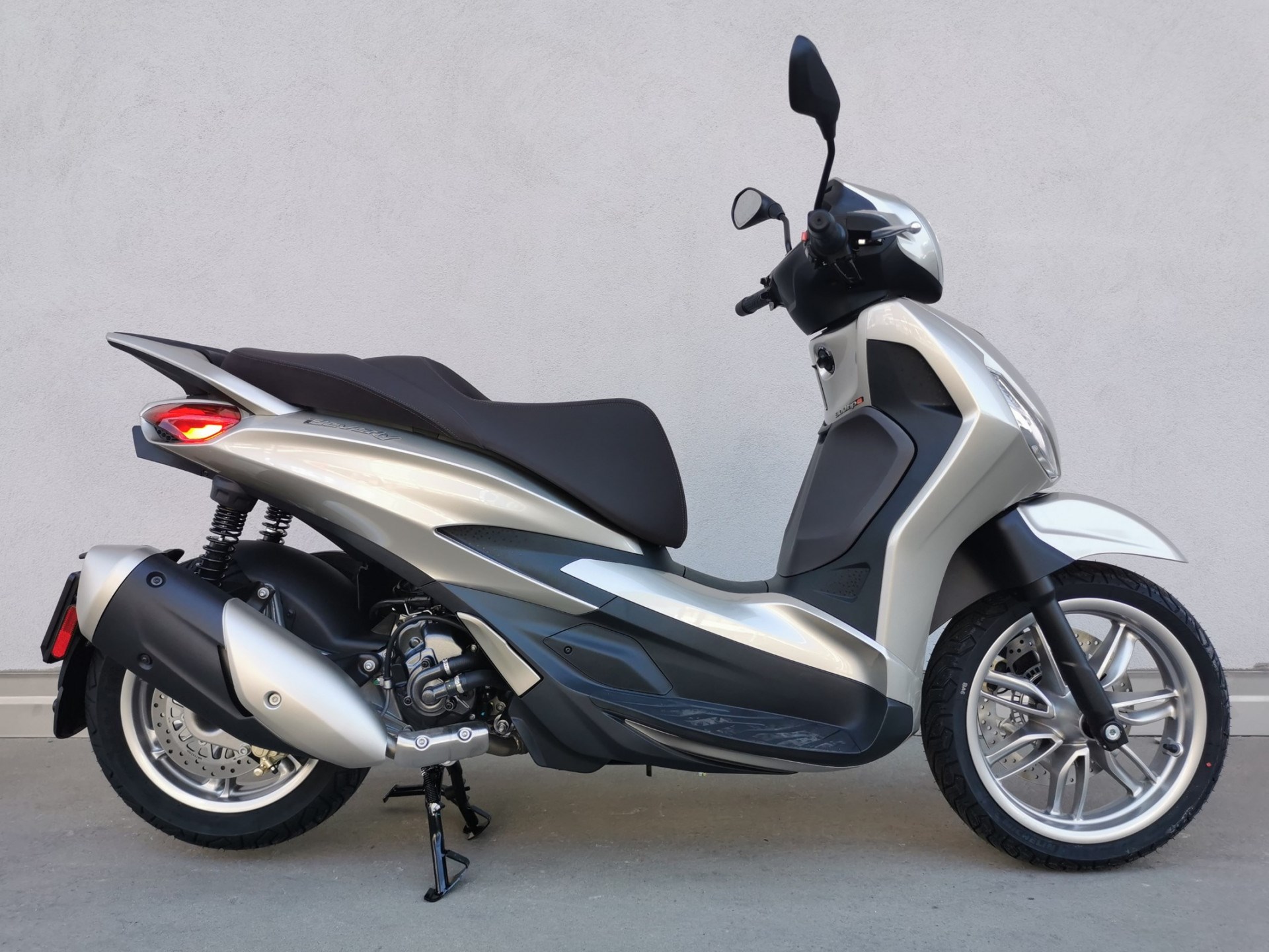 PIAGGIO Beverly 300 HPE