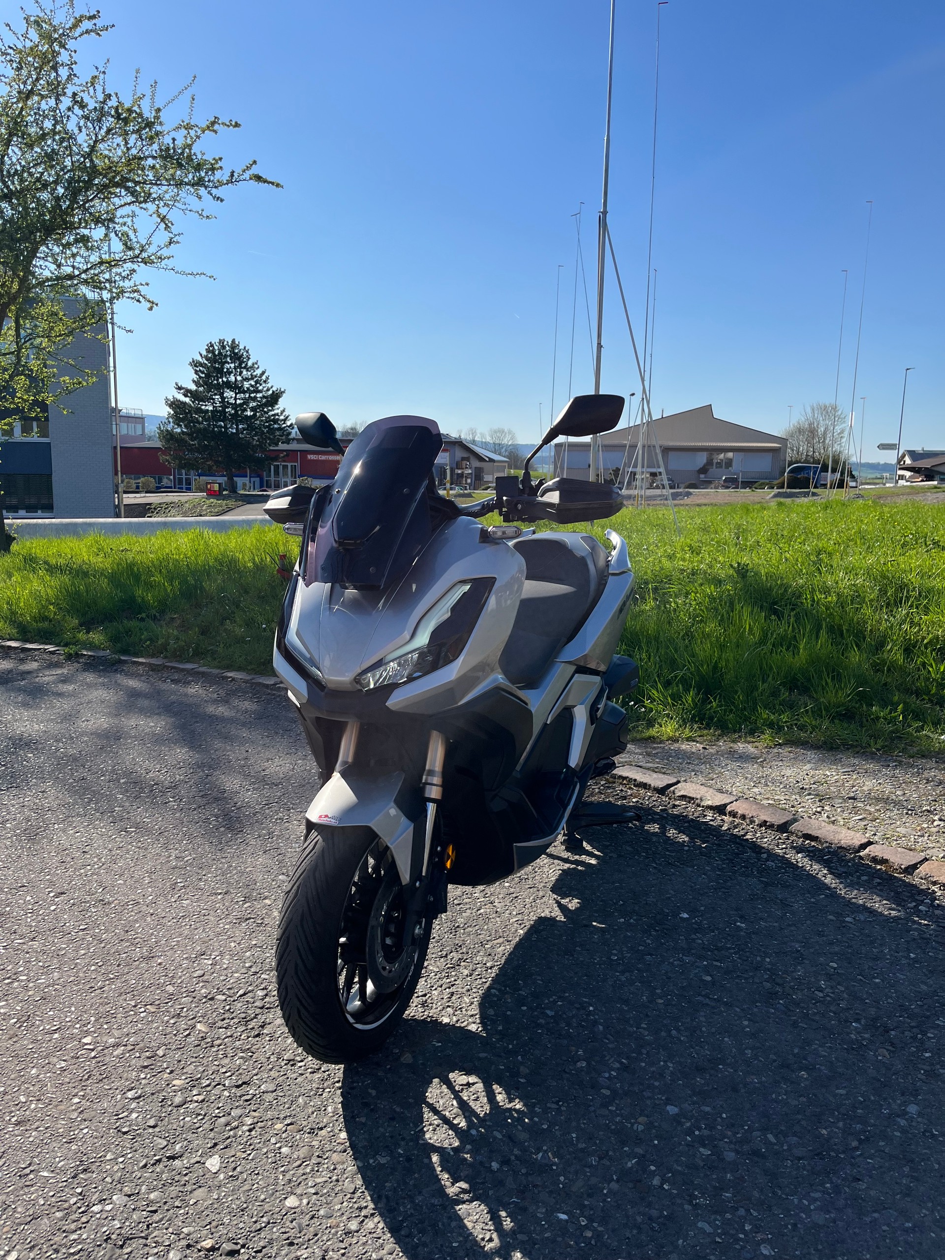 HONDA ADV 350-showroom-element-3