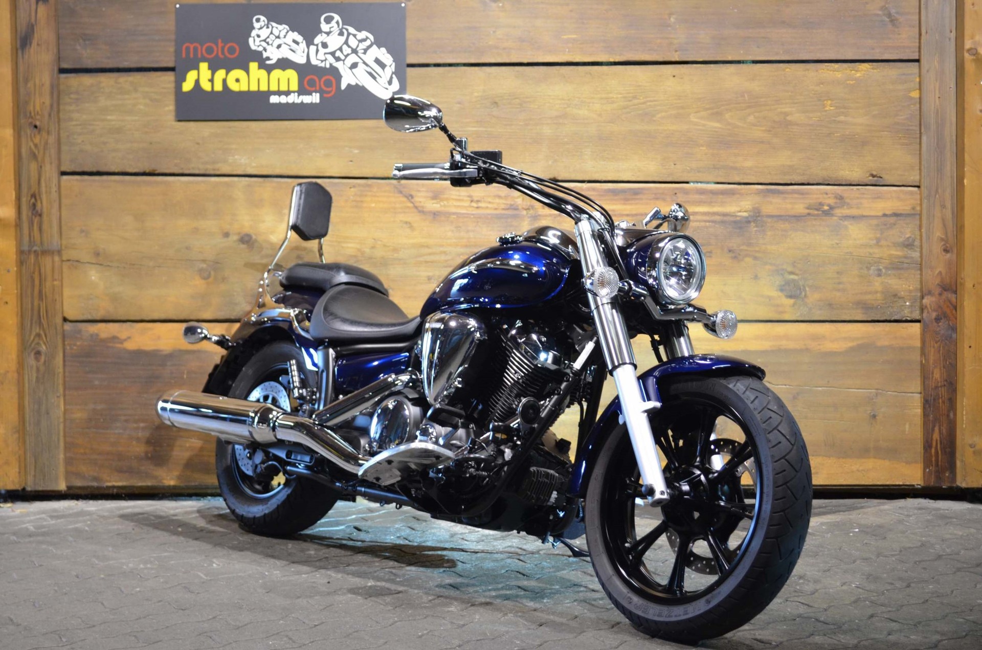 YAMAHA XVS 950 A Midnight Star
