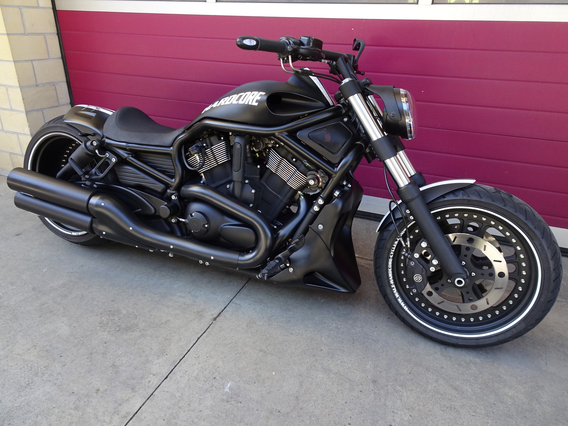 HARLEY-DAVIDSON VRSCDX Night Rod Special-showroom-element-2