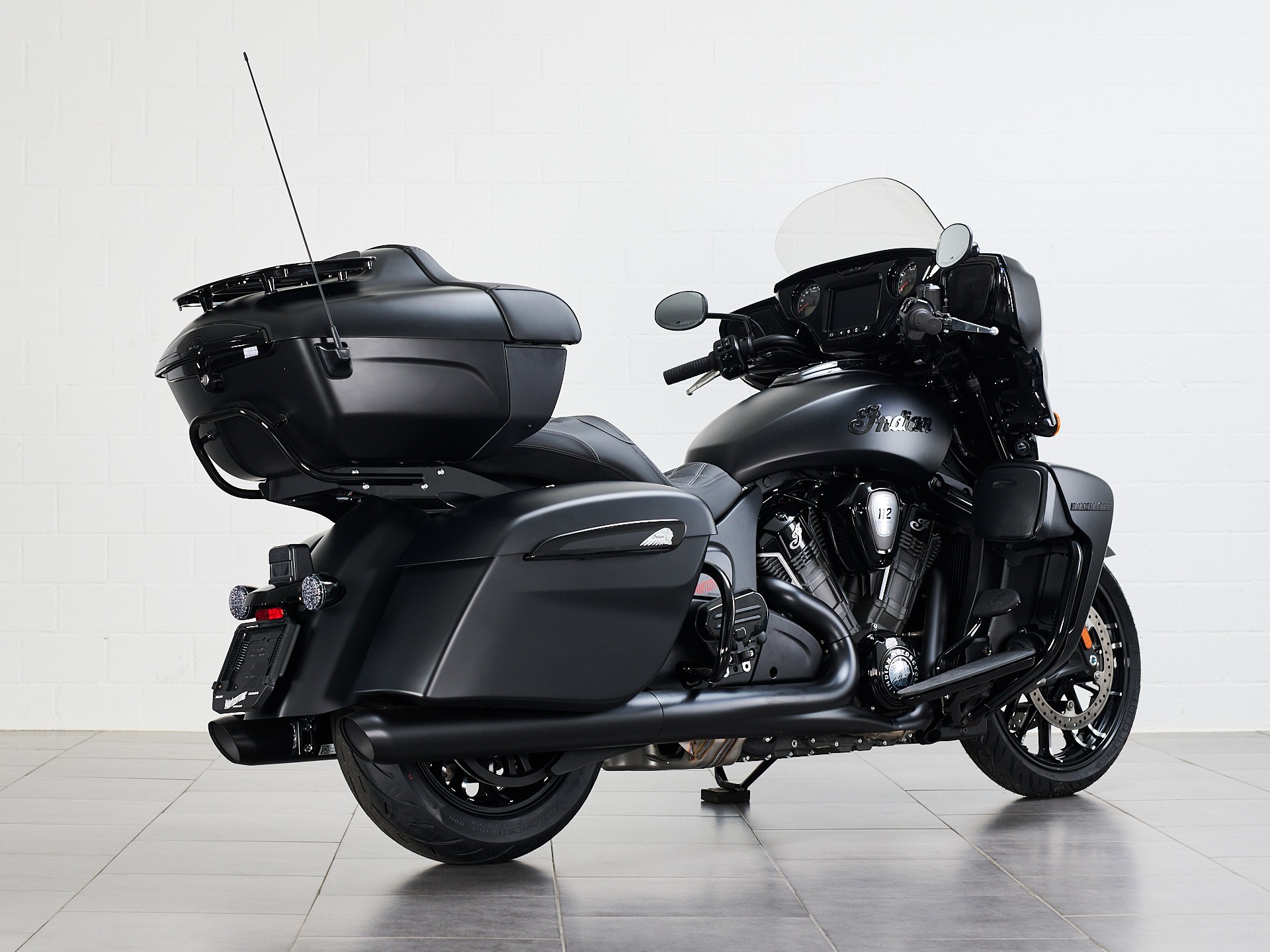 INDIAN Roadmaster Power Plus Dark Horse-image-4
