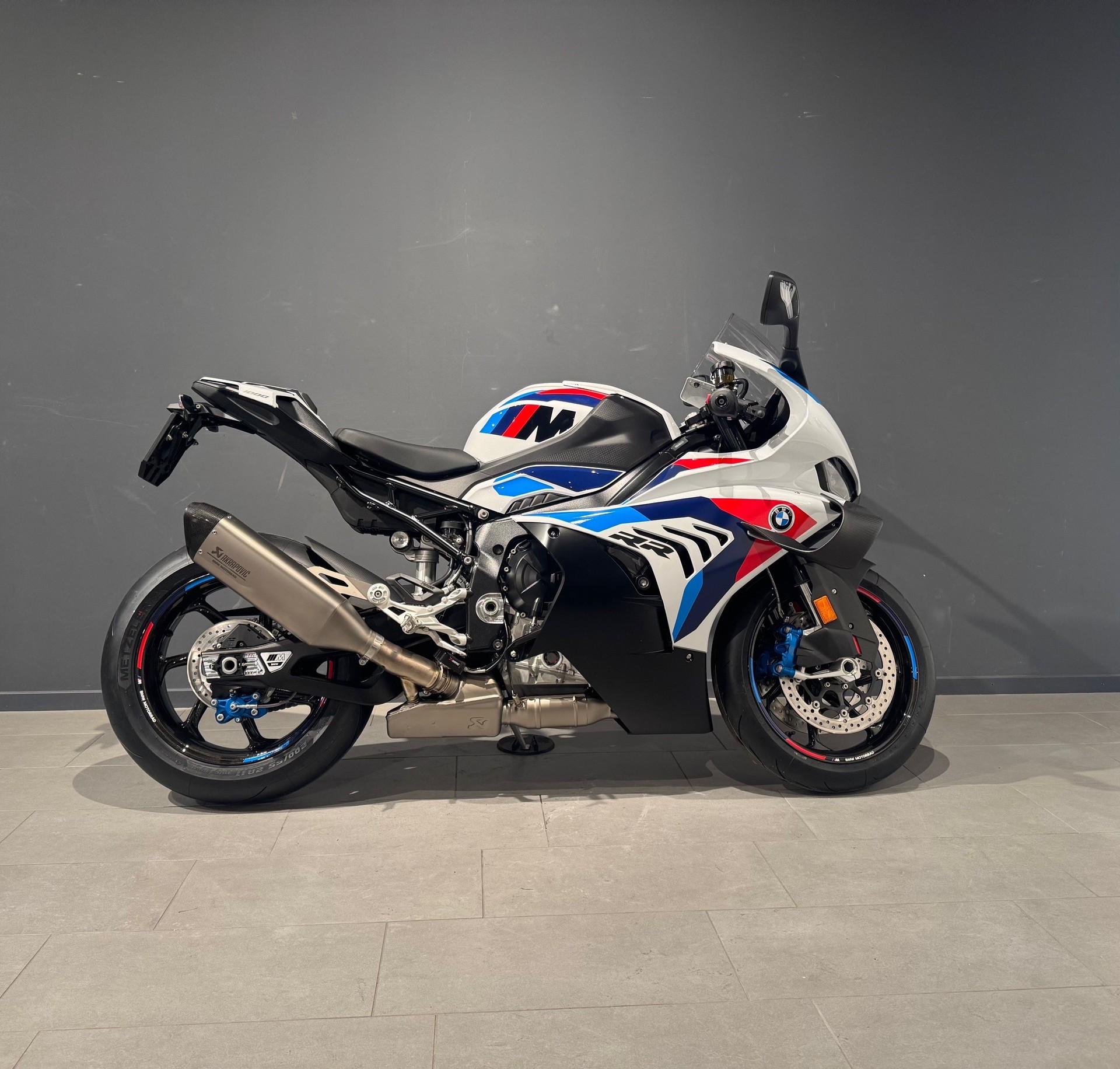 BMW M 1000 RR