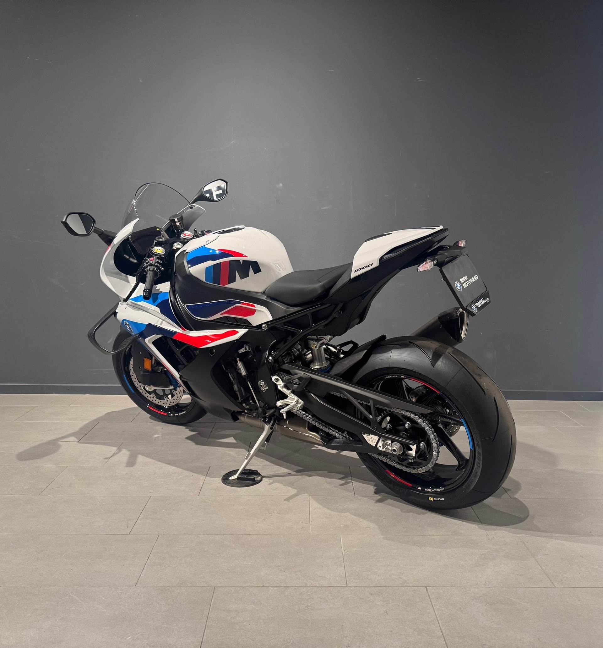 BMW M 1000 RR-image-4