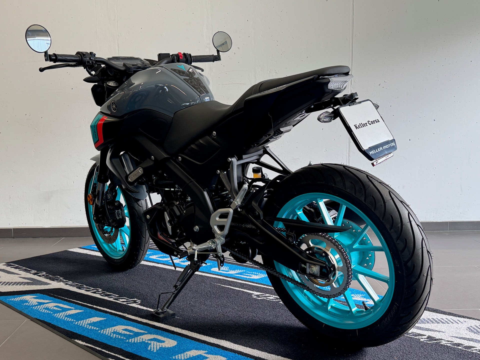 YAMAHA MT-125 ABS-showroom-element-3