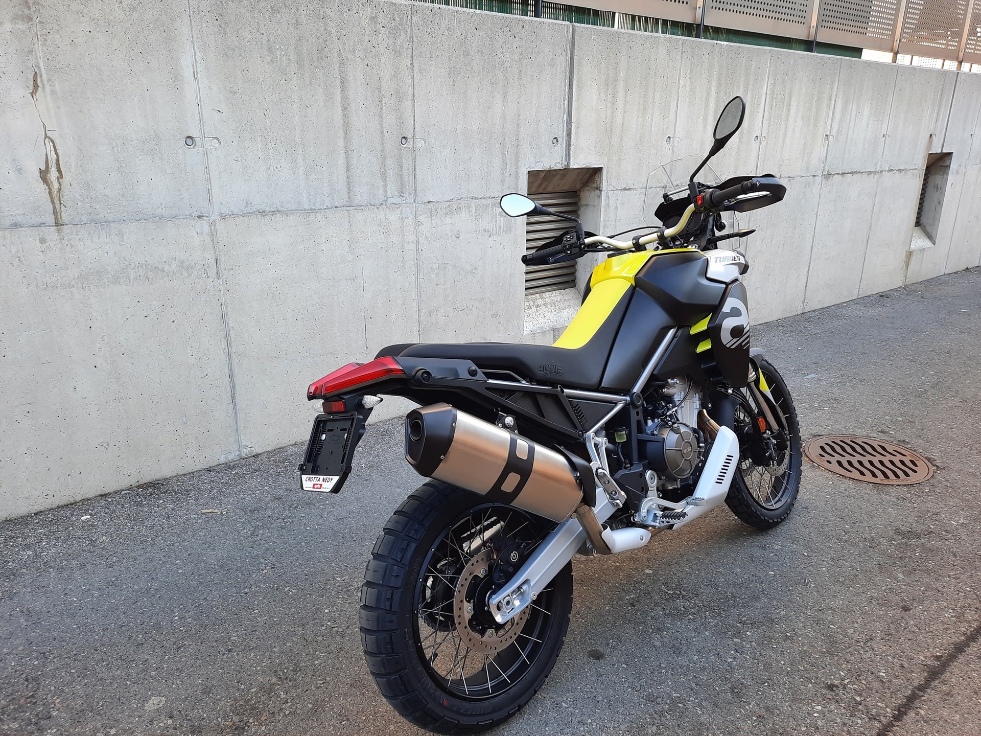 APRILIA Tuareg-showroom-element-2