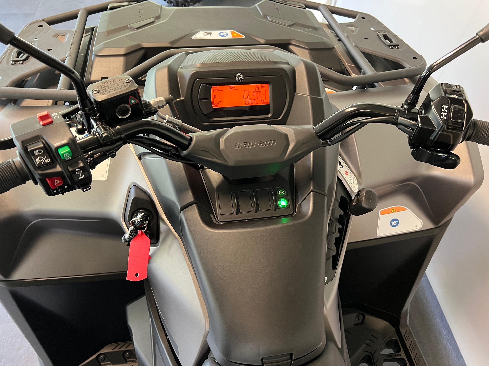 CAN-AM Outlander 700 MAX XT ABS T-image-8