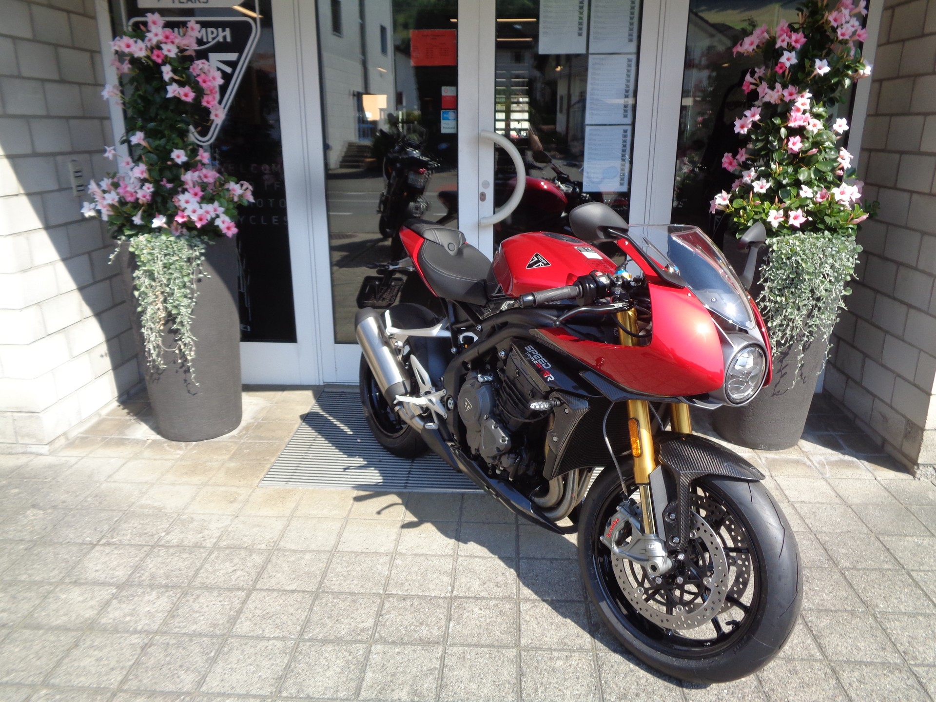 TRIUMPH Speed Triple 1200 RR-image-2