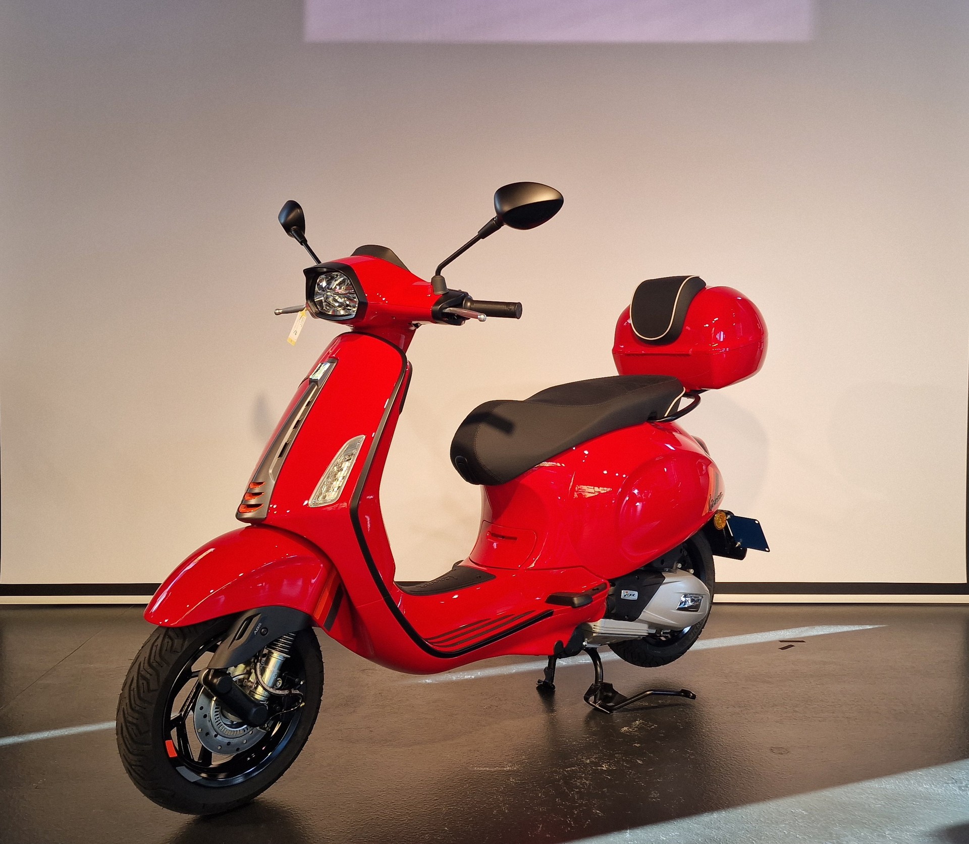 PIAGGIO Vespa 125 Sprint Sport ABS-showroom-element-3