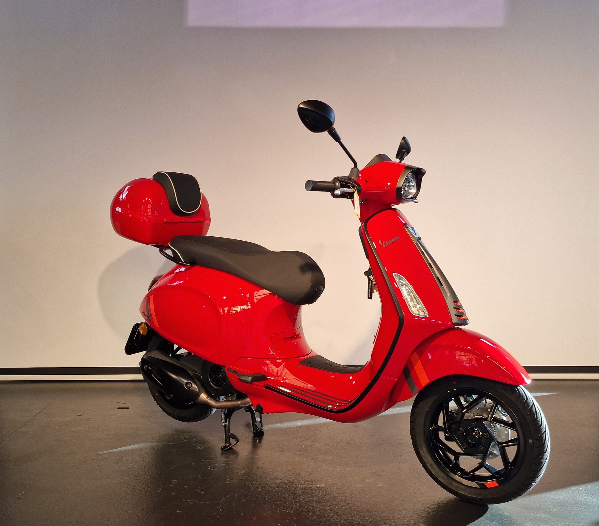 PIAGGIO Vespa 125 Sprint Sport ABS-showroom-element-2