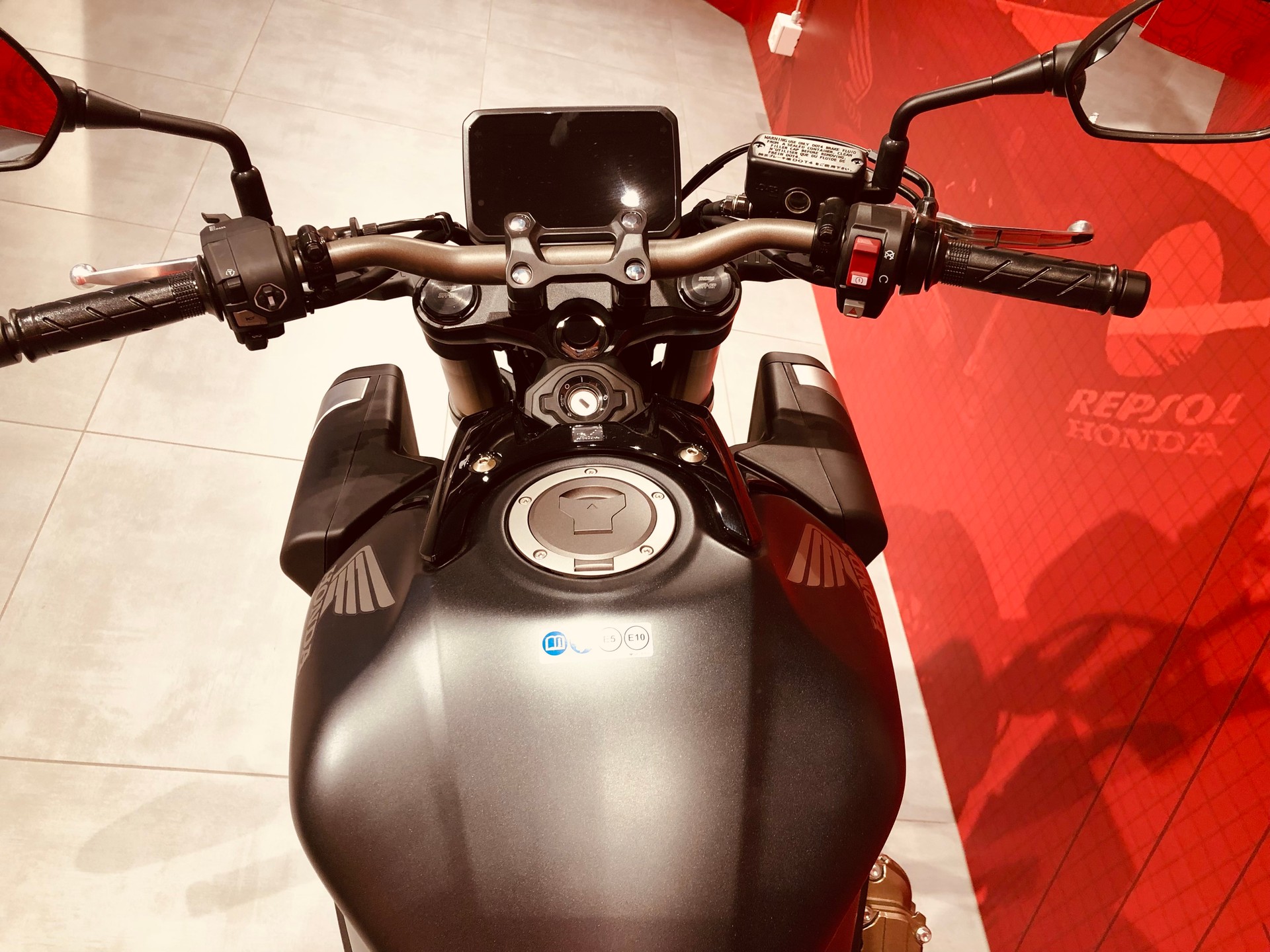 HONDA CB 650 R E-CLUTCH-image-4