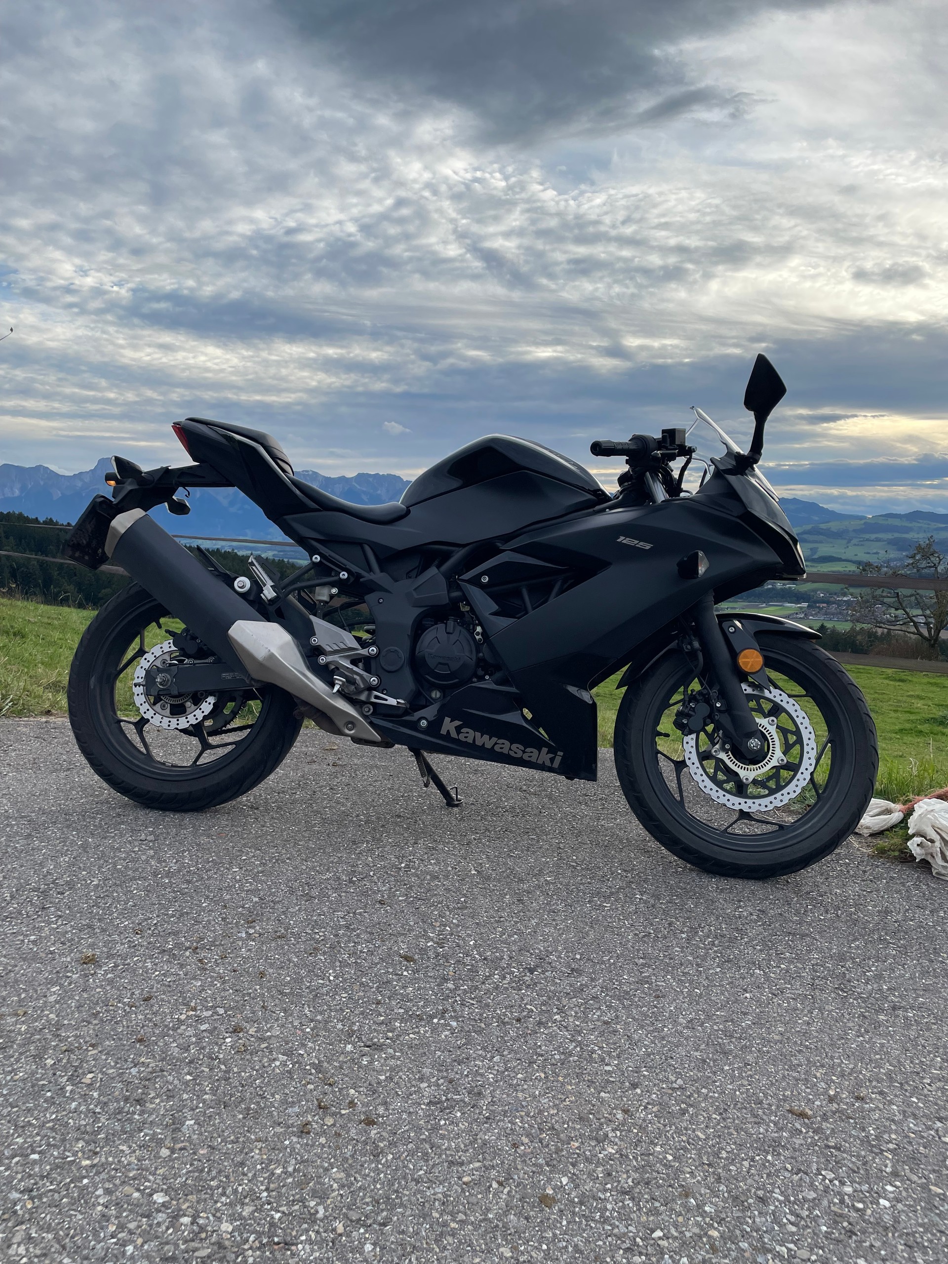 KAWASAKI Ninja 125-image-10