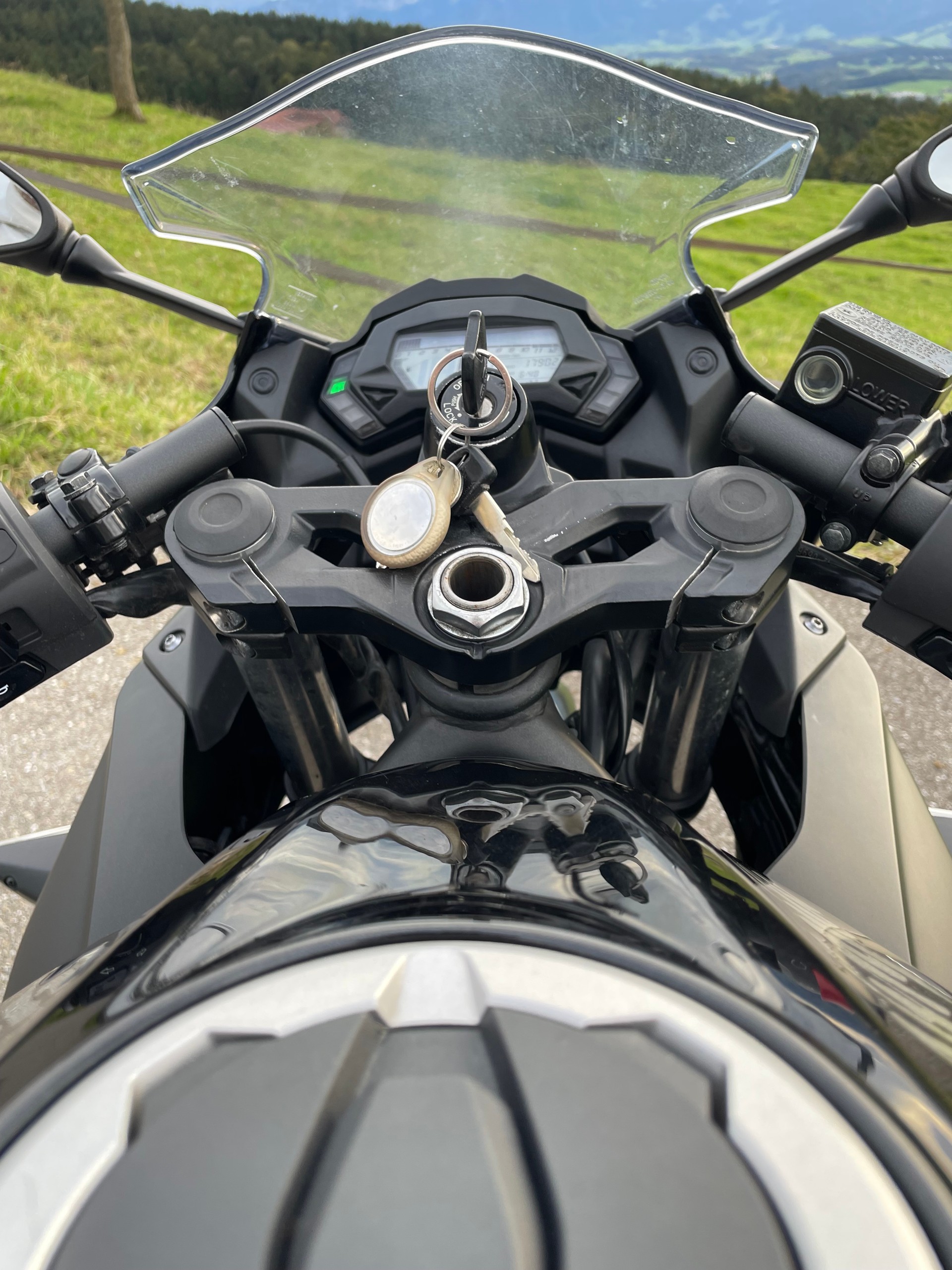 KAWASAKI Ninja 125-image-5