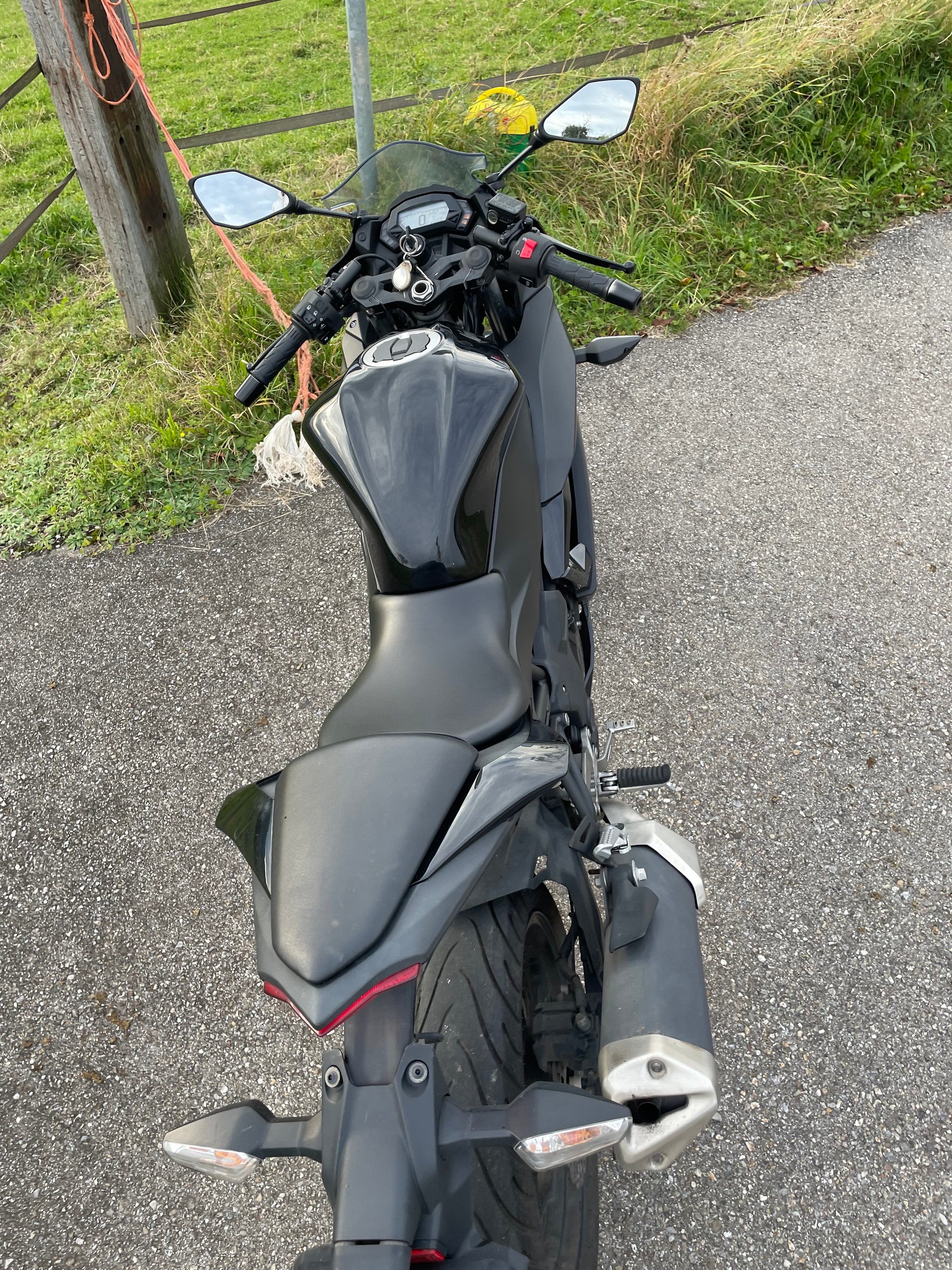 KAWASAKI Ninja 125-image-4