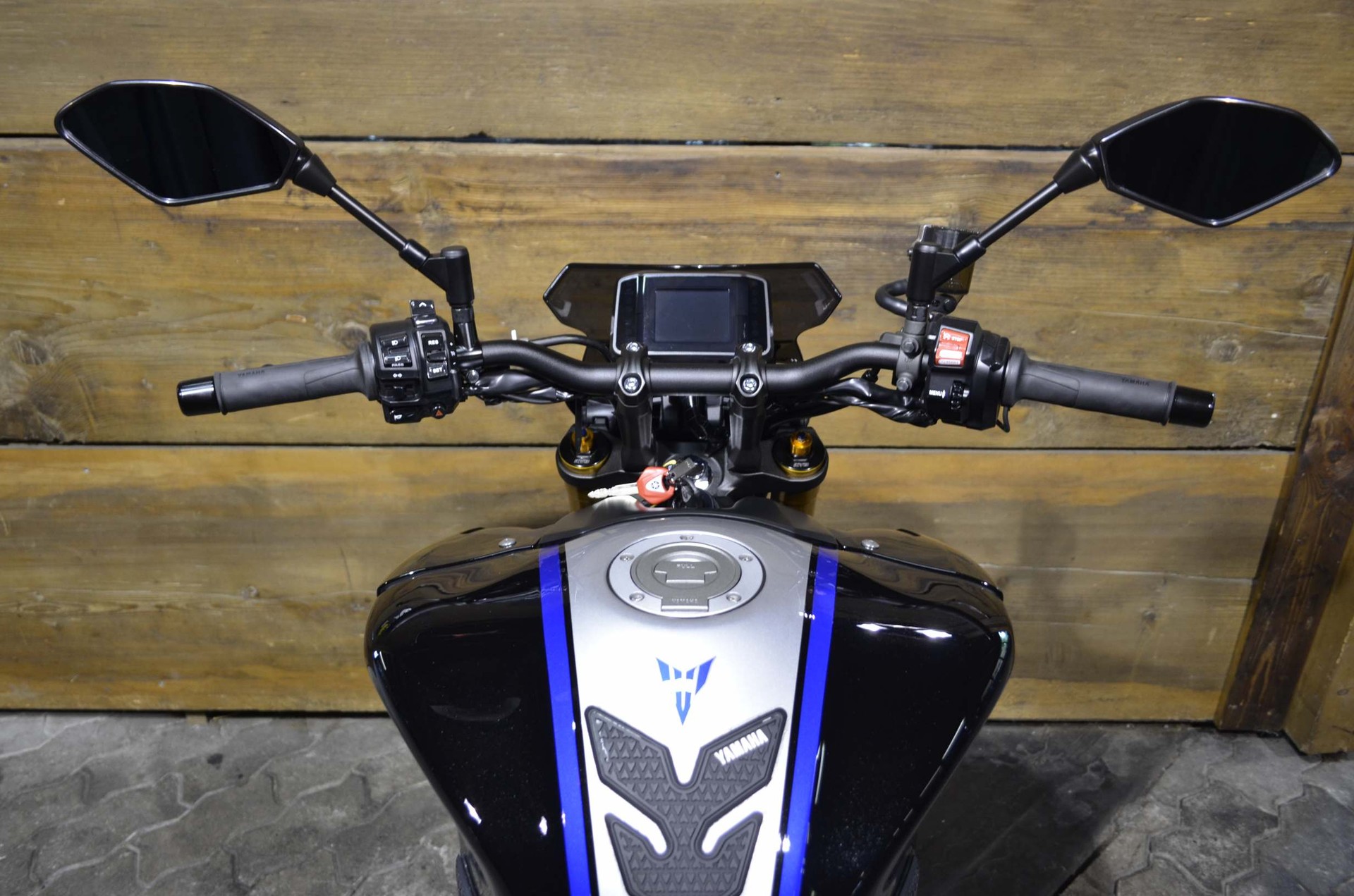 YAMAHA MT-09 SP ABS-showroom-element-2
