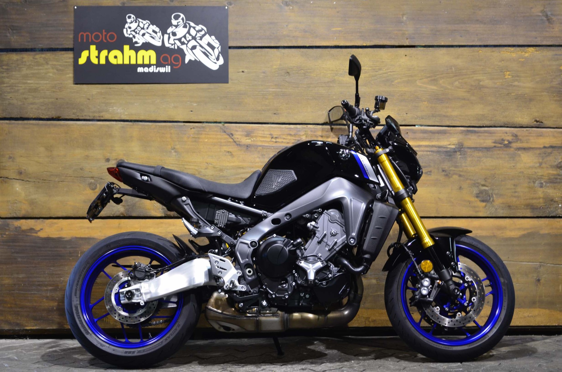 YAMAHA MT-09 SP ABS-showroom-element-1