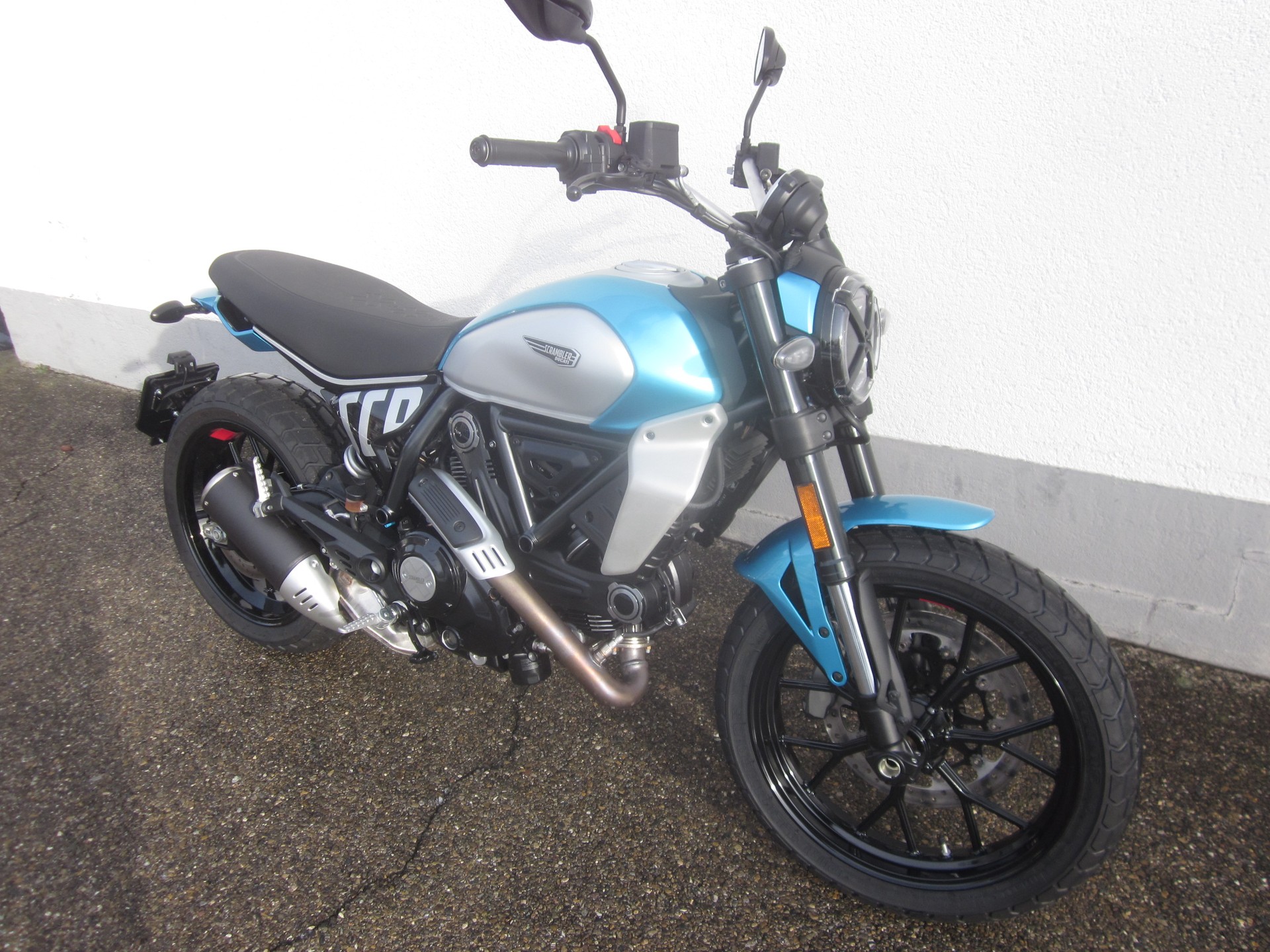 DUCATI Icon 2G-image-1