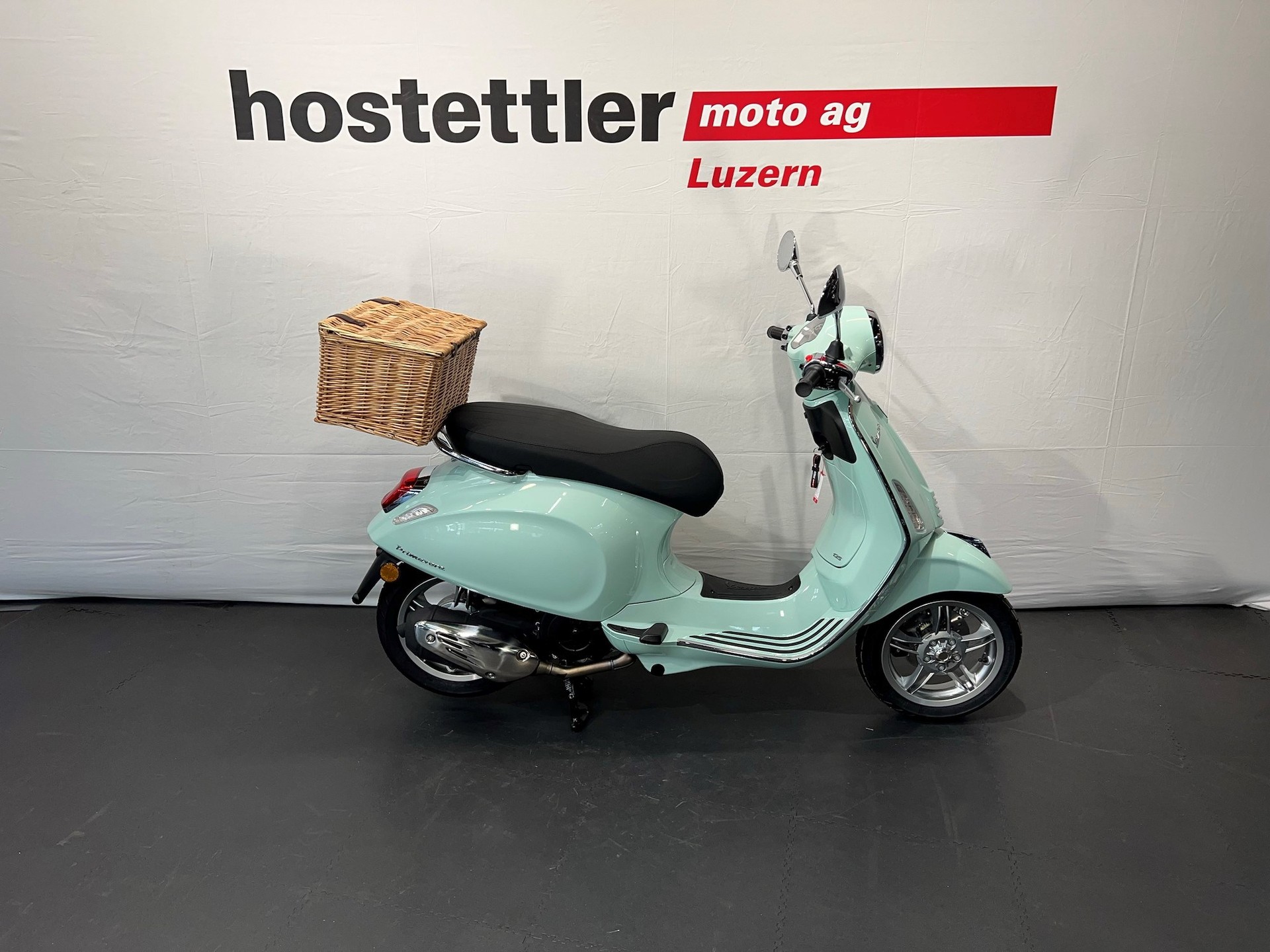 PIAGGIO Vespa Primavera-showroom-element-1