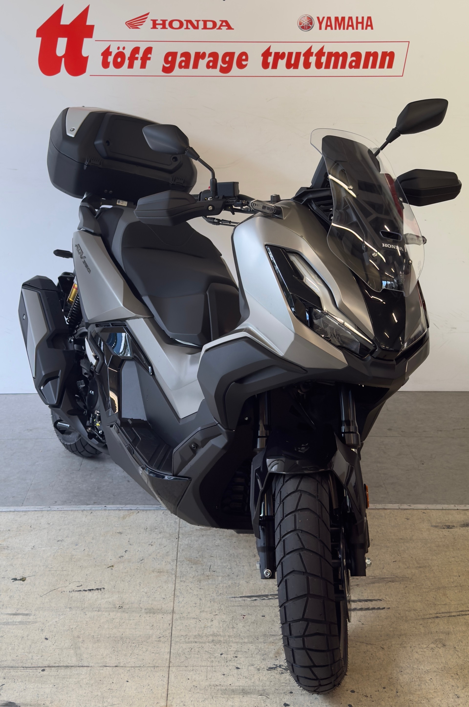 HONDA ADV 350 mit Top-Case-image-2