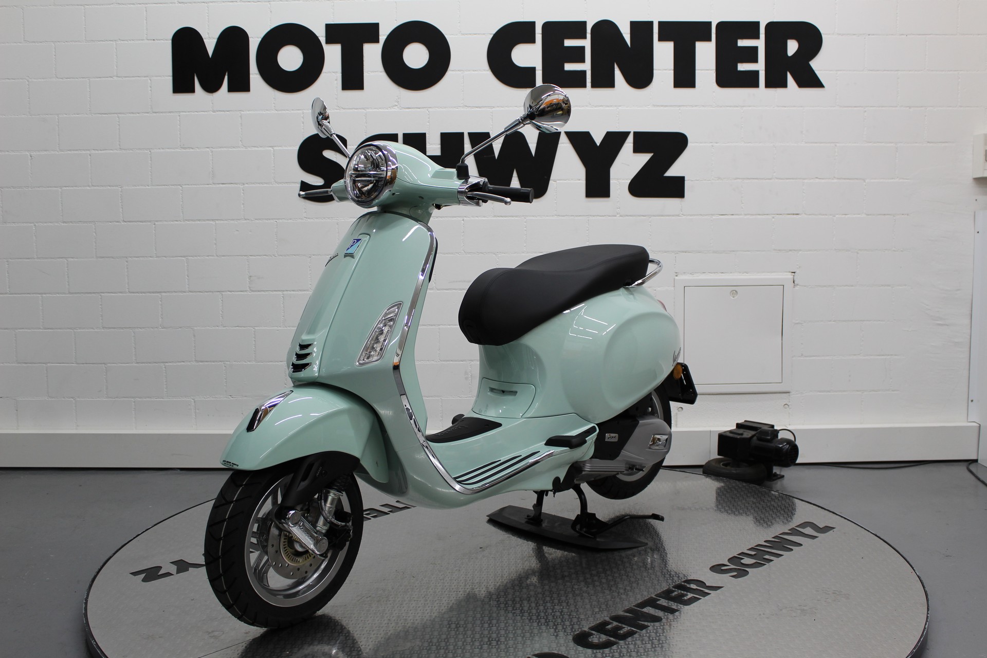 Moped Piaggio Vespa Verde Acqua PIAGGIO Vespa Primavera