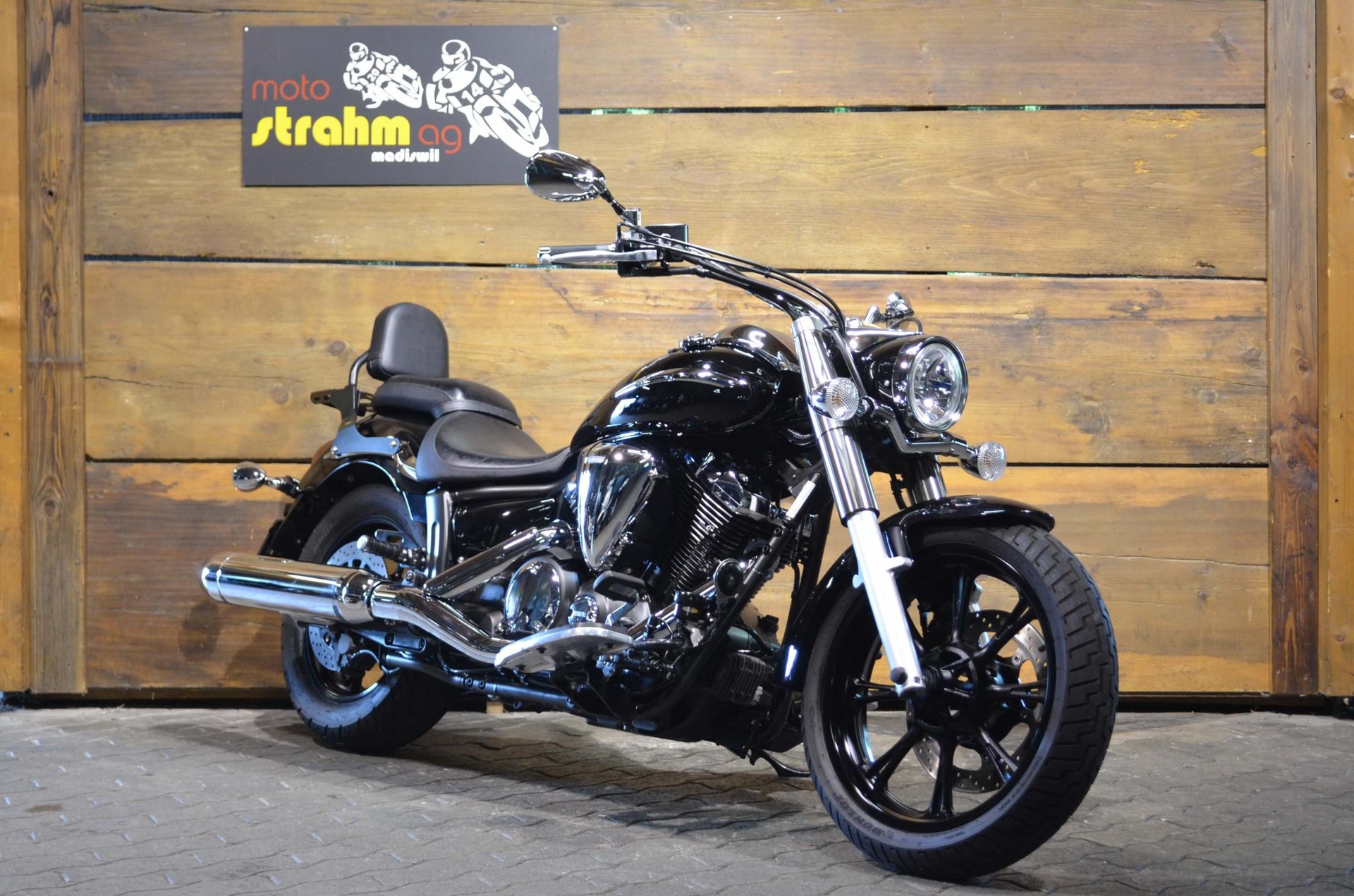 YAMAHA XVS 950 A Midnight Star
