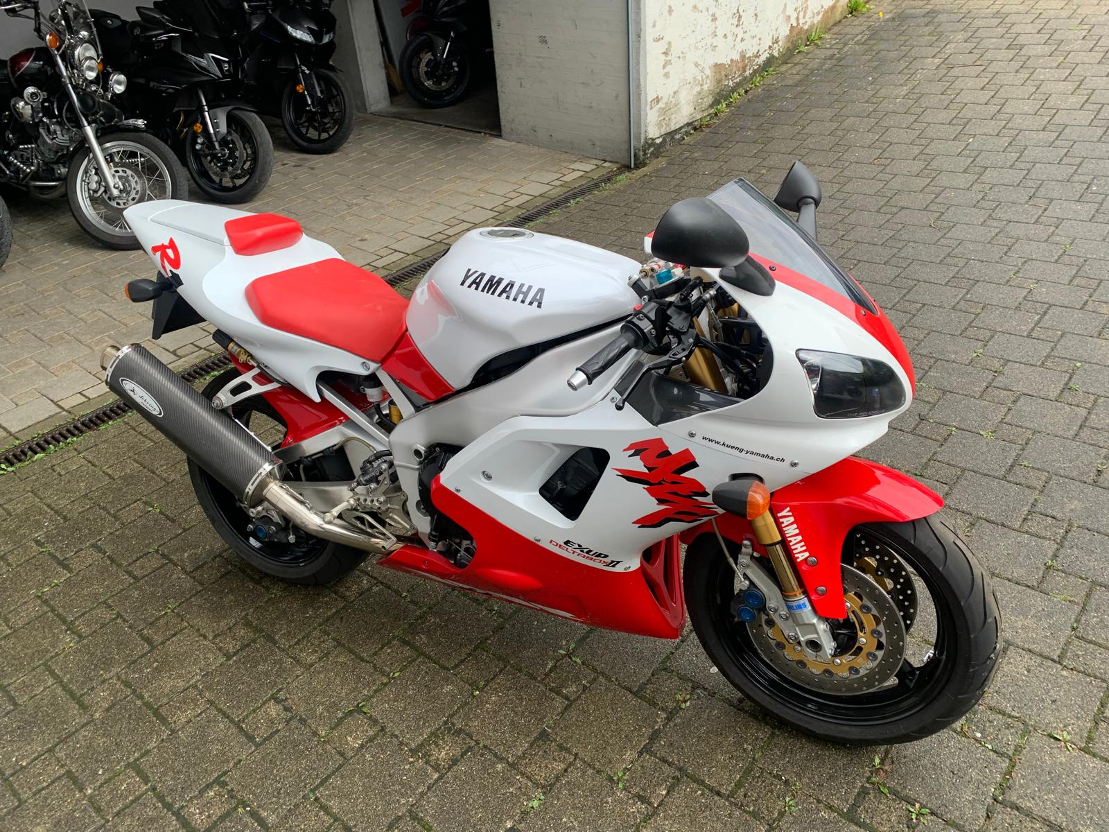 YAMAHA YZF-R1 acquistare un veicolo usato MotoScout24