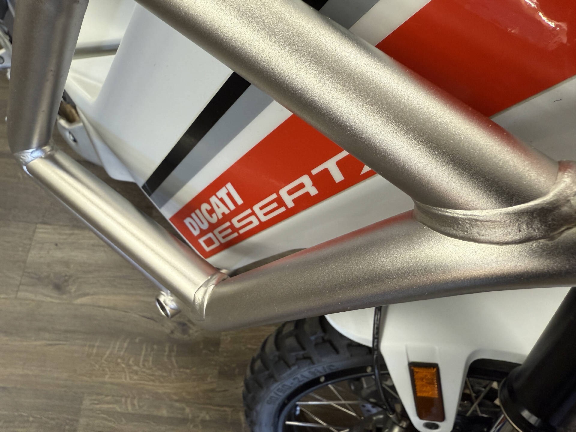 DUCATI 937 Desert X ABS-showroom-element-2