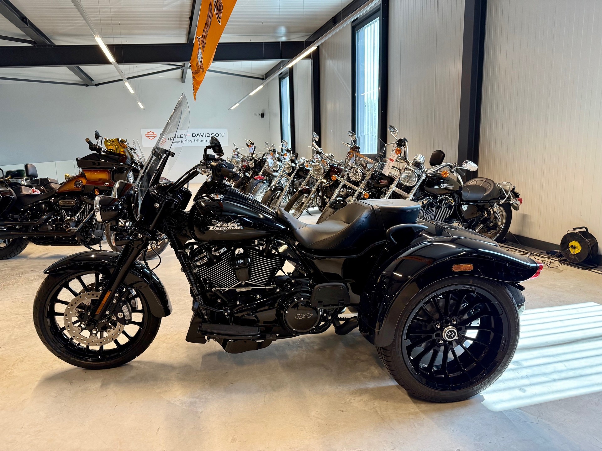 HARLEY-DAVIDSON FLRT Freewheeler 114-showroom-element-2