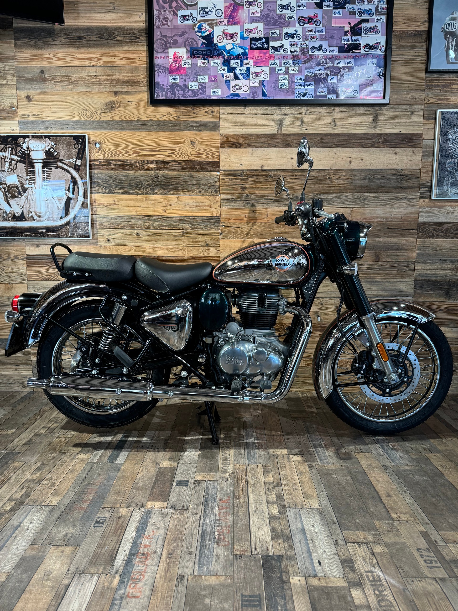 ROYAL ENFIELD Classic 350-showroom-element-1