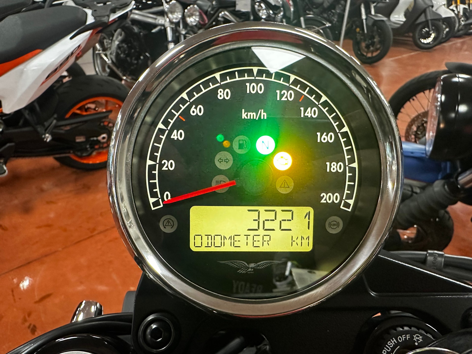 MOTO GUZZI V7 III Rough 750 ABS-image-4