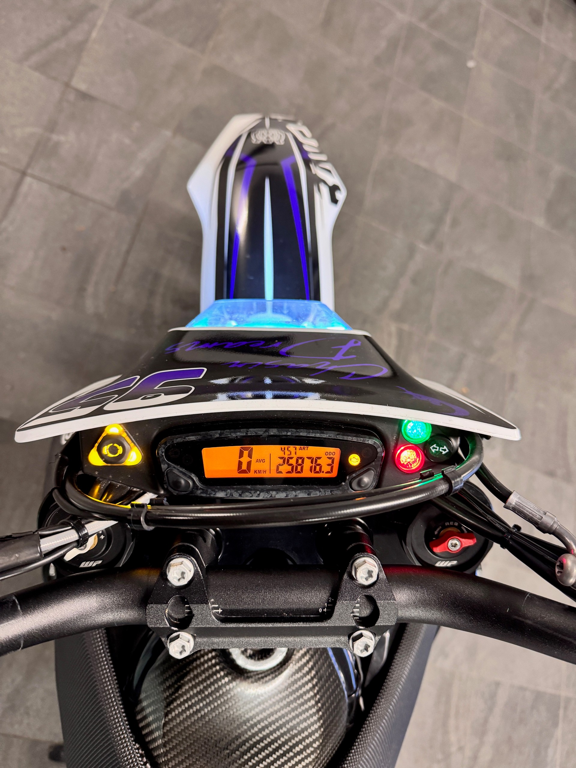 HUSQVARNA 701 Supermoto-image-5