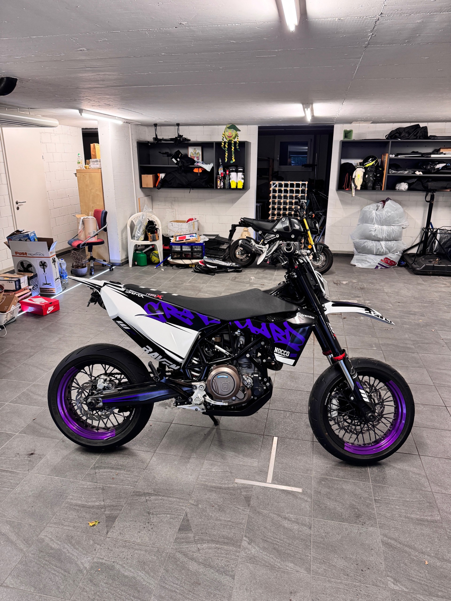 HUSQVARNA 701 Supermoto-image-0