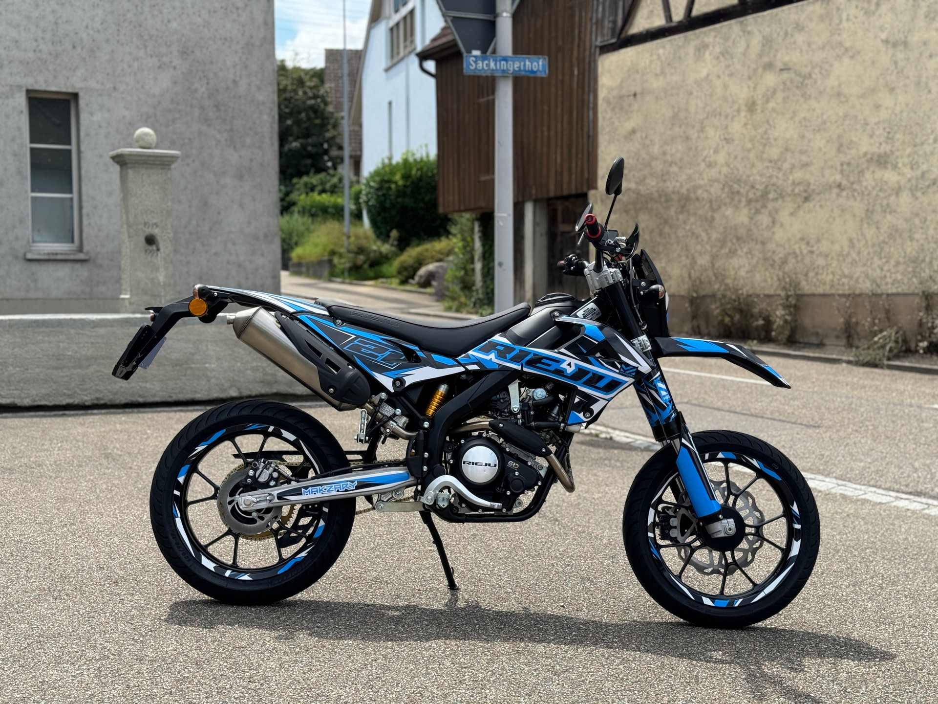 RIEJU MRT 125 EU x Makzary-showroom-element-1
